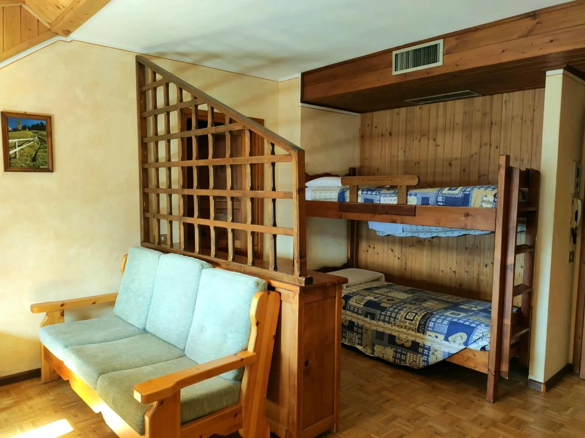bunk bed, Bed in Residence Mirage