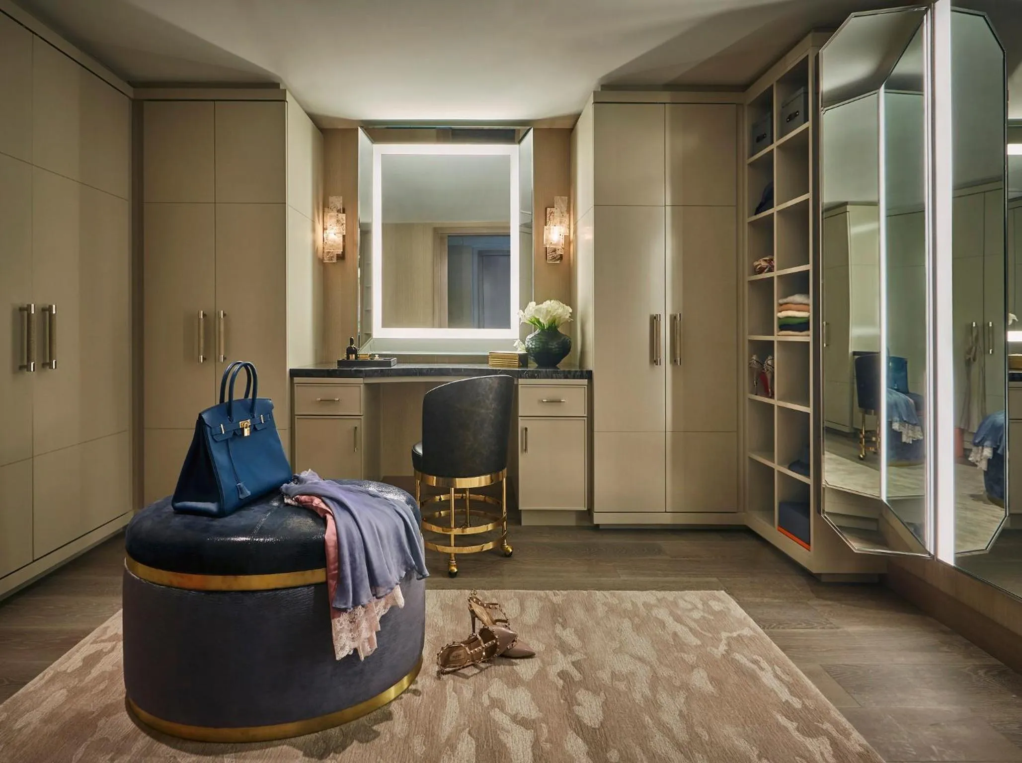 Bedroom, Bed in L'Ermitage Beverly Hills