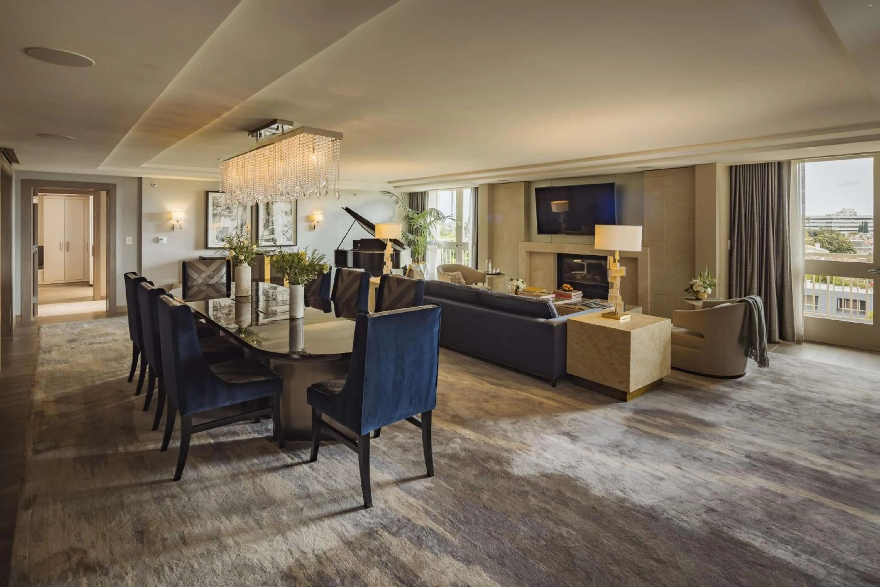 Photo of the whole room in L'Ermitage Beverly Hills