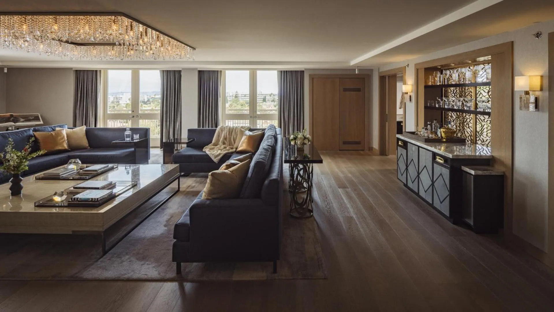 Living room in L'Ermitage Beverly Hills