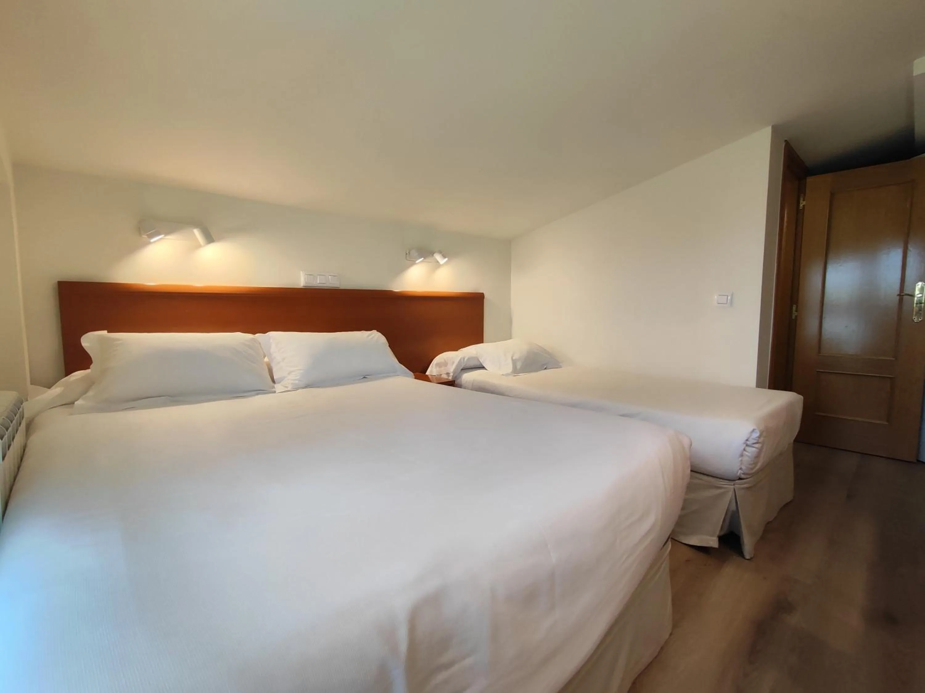 Bed in Hotel Rural Tierras del Cid