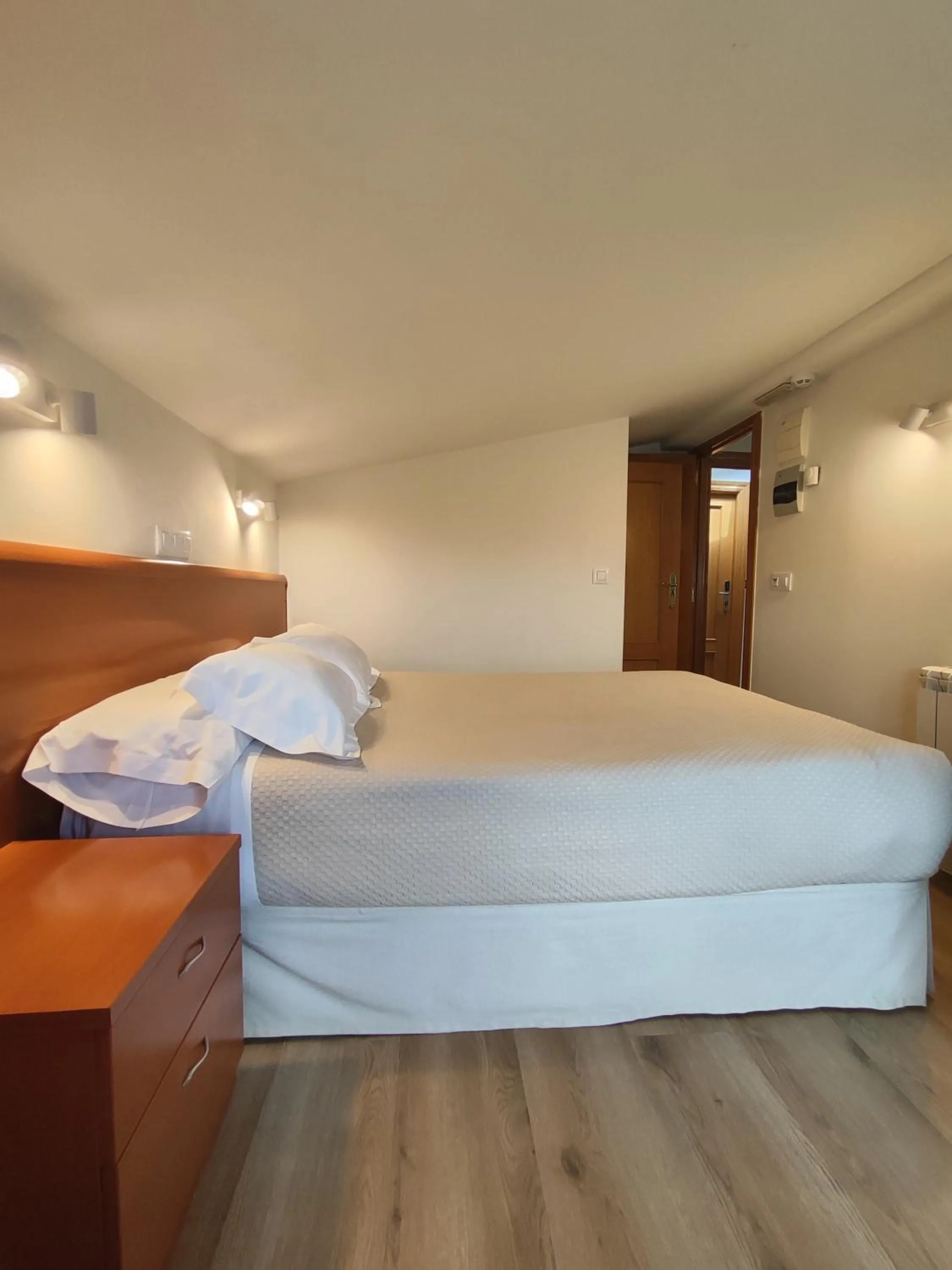 Photo of the whole room, Bed in Hotel Rural Tierras del Cid