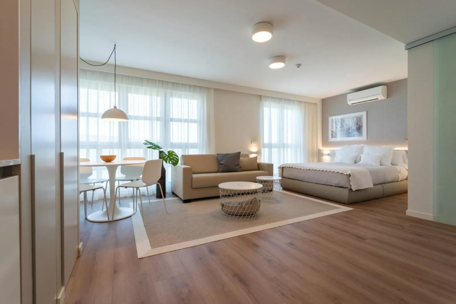 Photo of the whole room in Hotel Rural Tierras del Cid