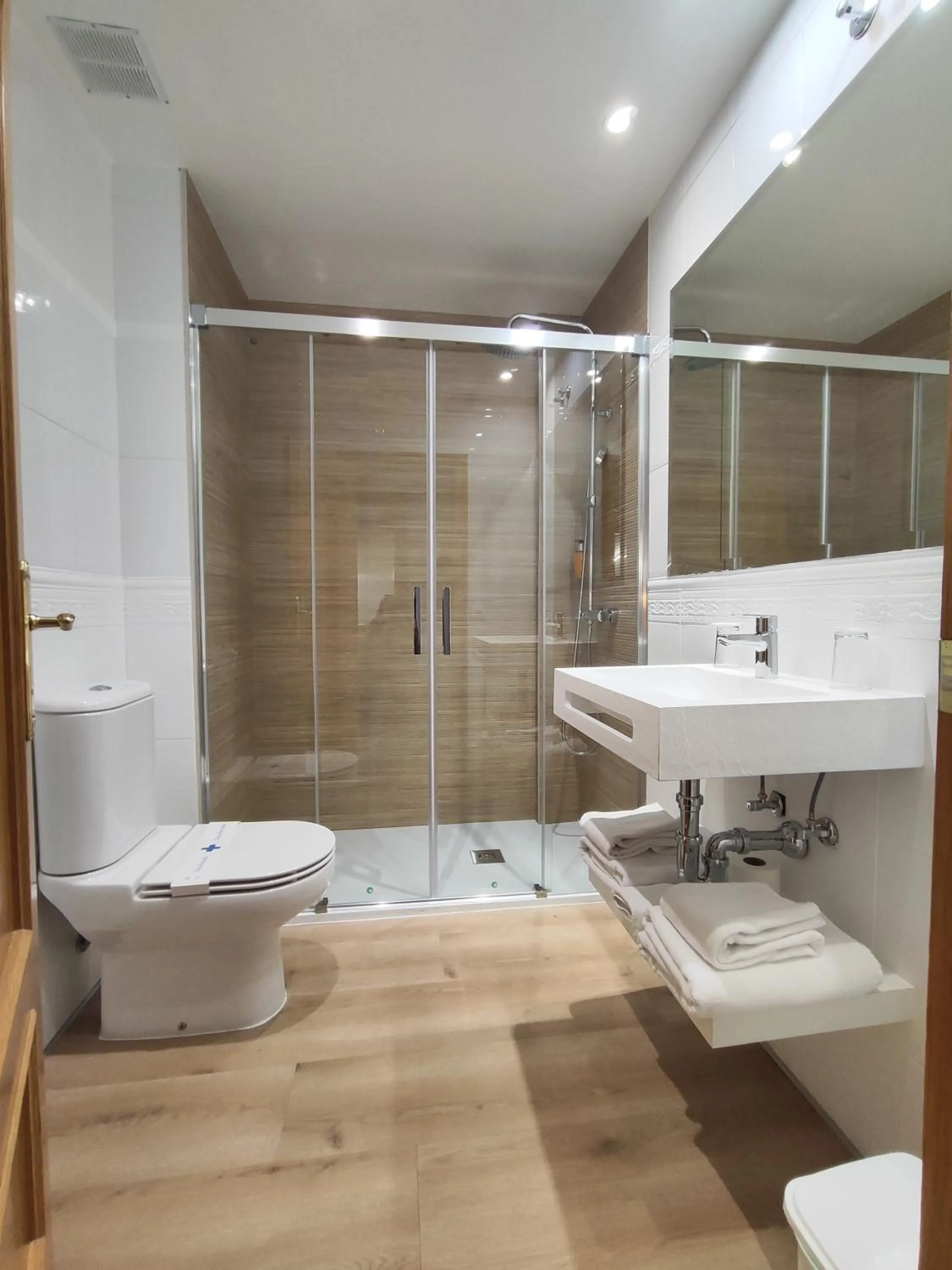 Bathroom in Hotel Rural Tierras del Cid