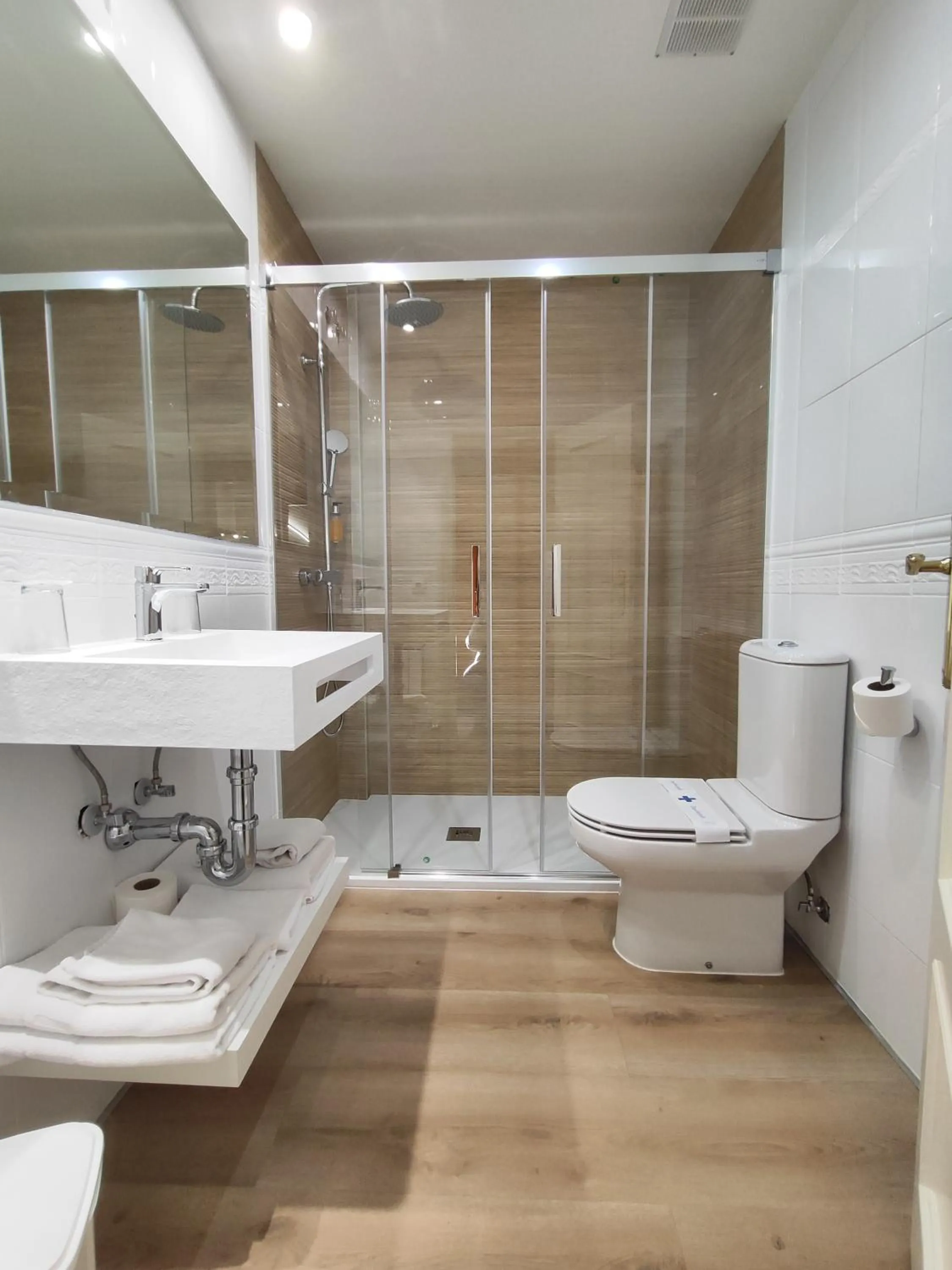 Bathroom in Hotel Rural Tierras del Cid