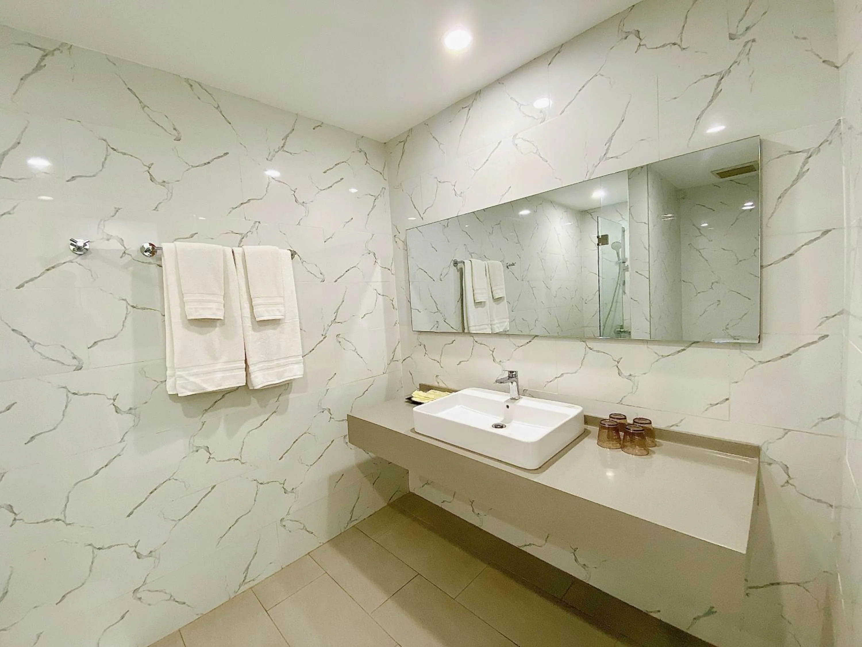 Bathroom in The Luxe Hotel Châu Đốc