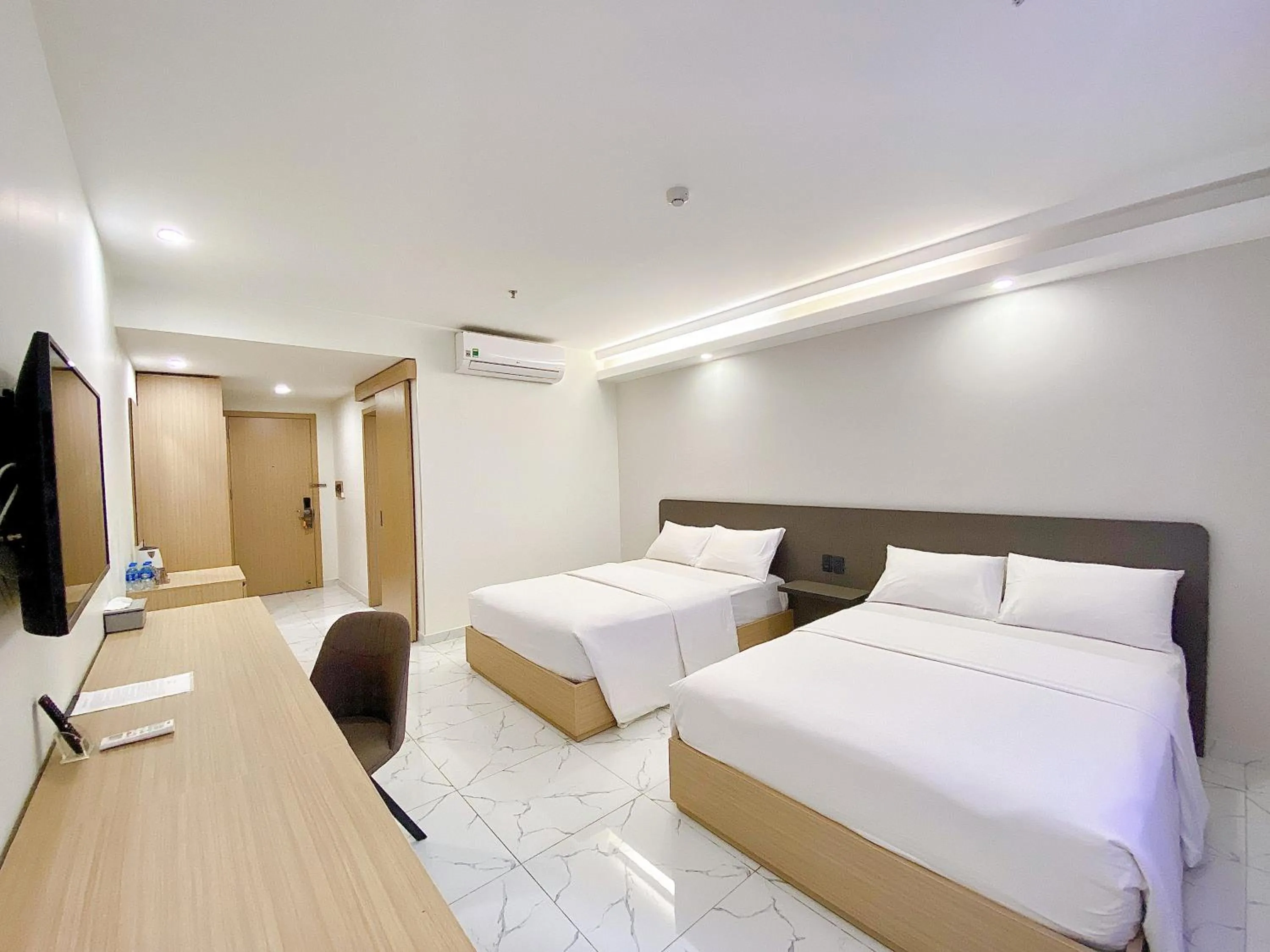 Bedroom, Bed in The Luxe Hotel Châu Đốc