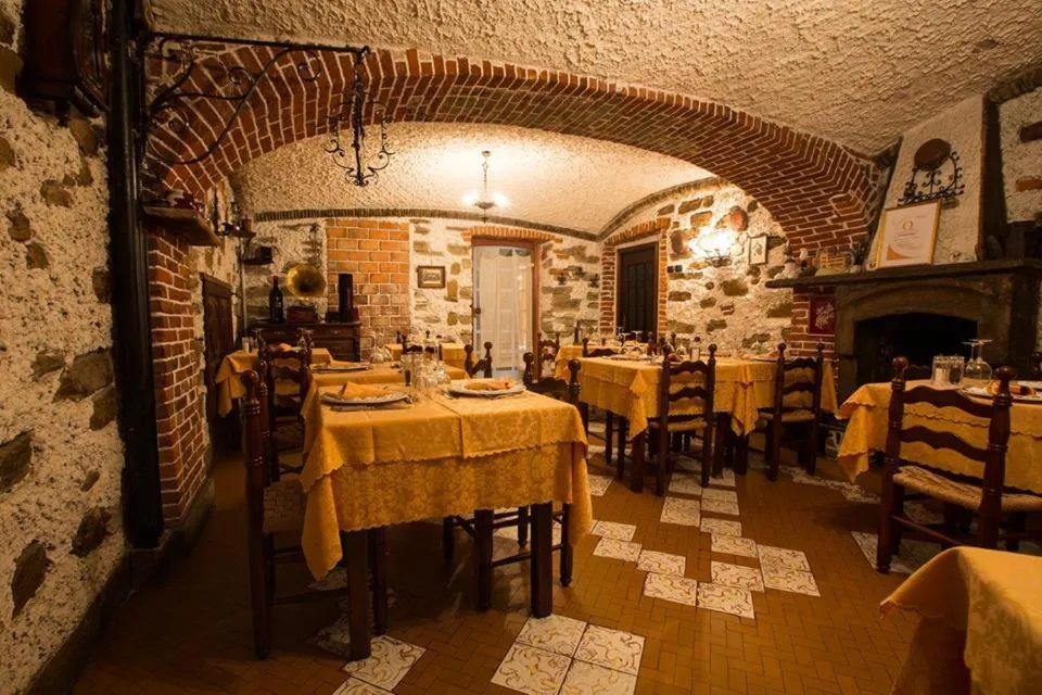 Restaurant/places to eat in Hotel Reale