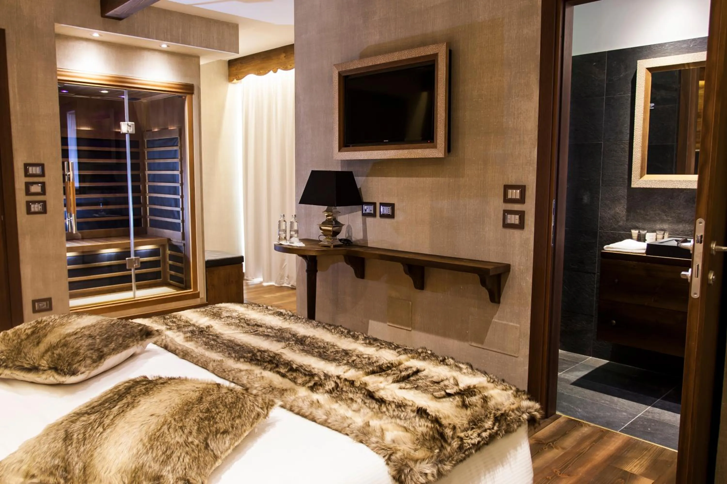 Photo of the whole room, Bed in Hotel Reale