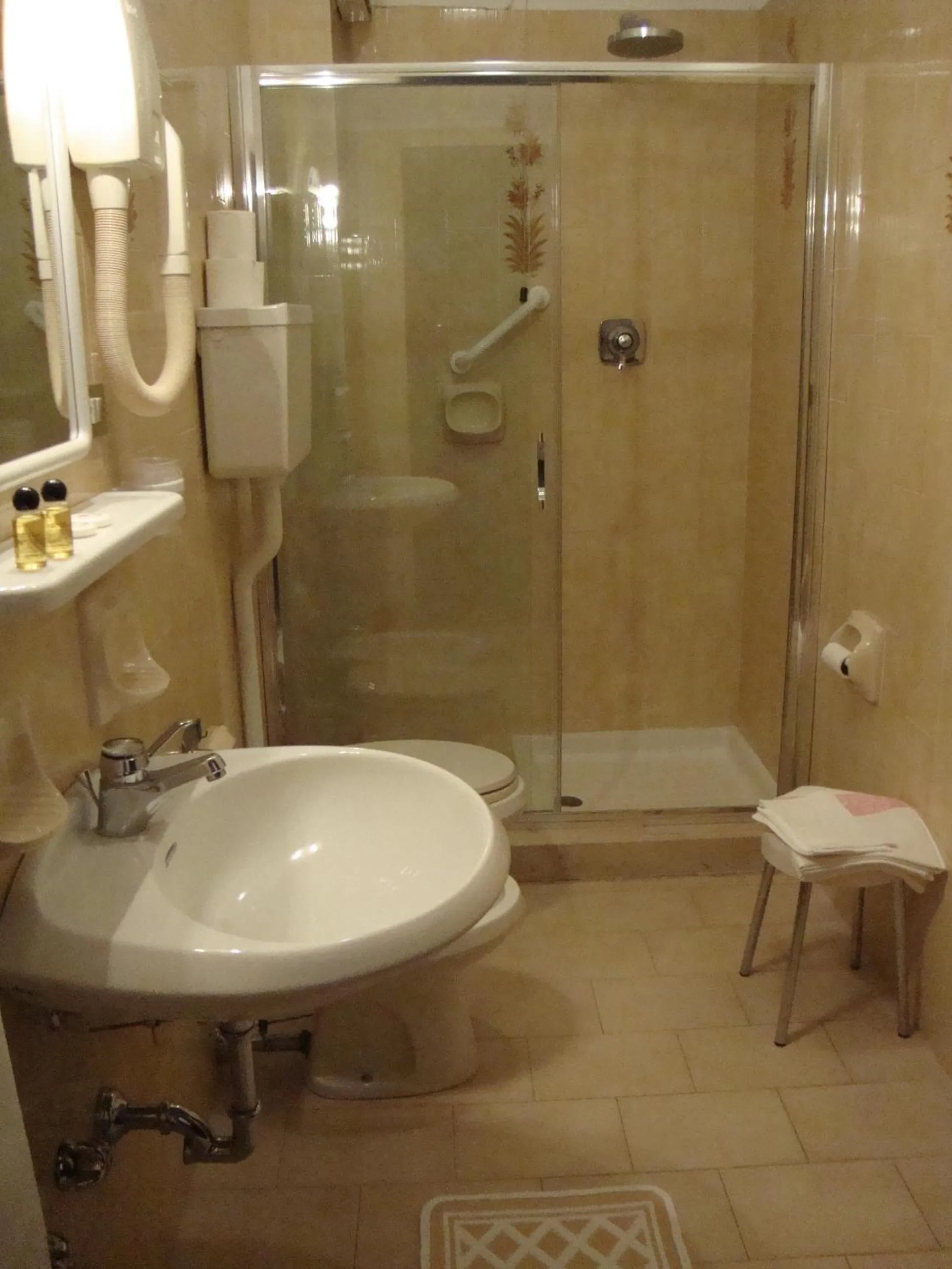 Bathroom in Hotel Reale