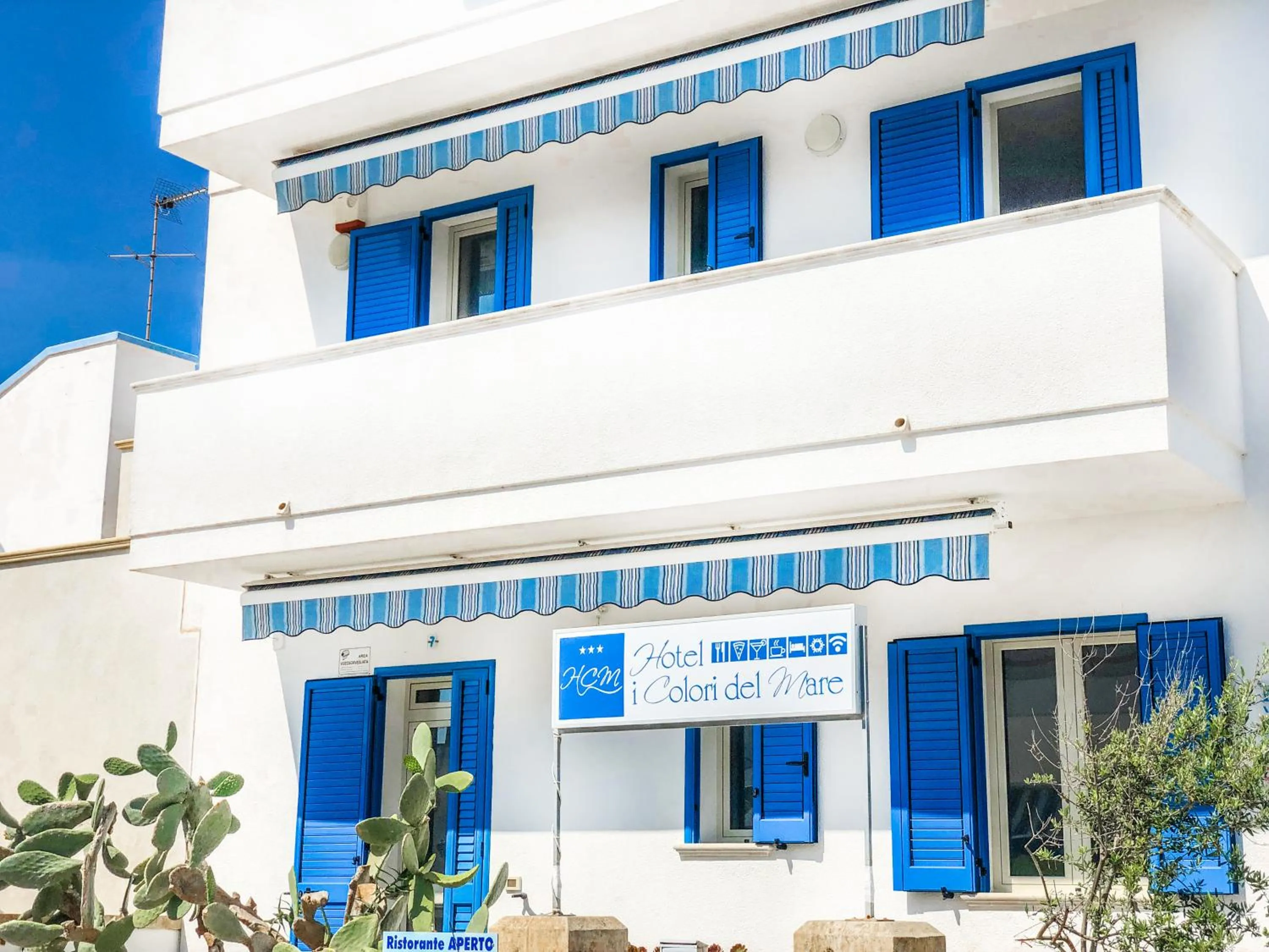 Facade/entrance in Hotel I Colori Del Mare