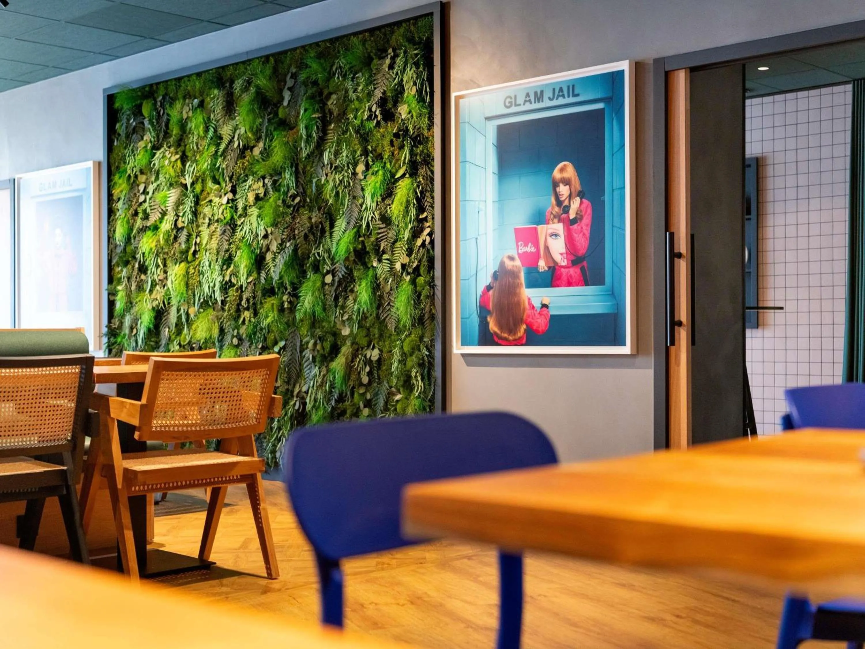 Lounge or bar in Ibis Styles Dijon Nord Valmy