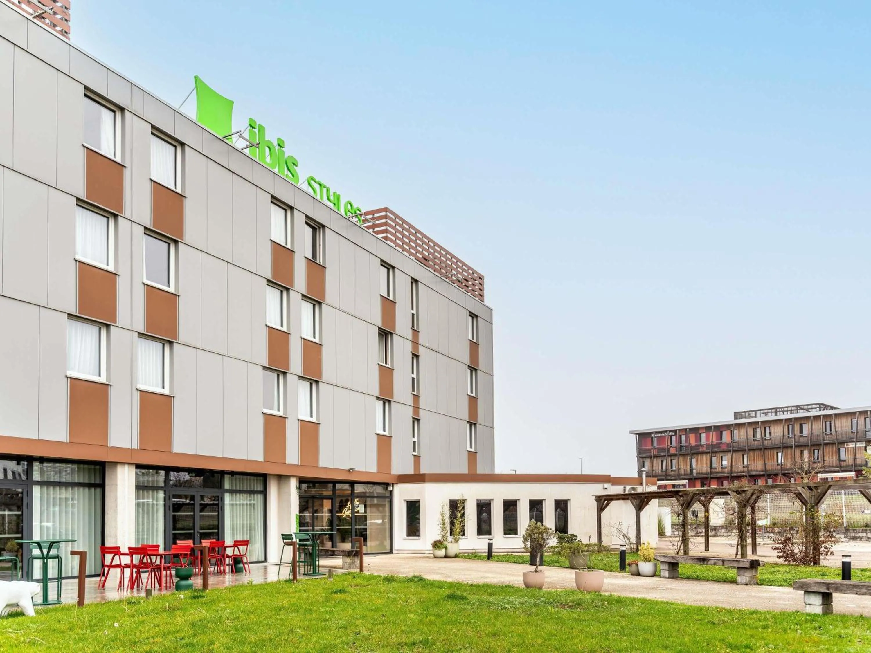 Property building in Ibis Styles Dijon Nord Valmy