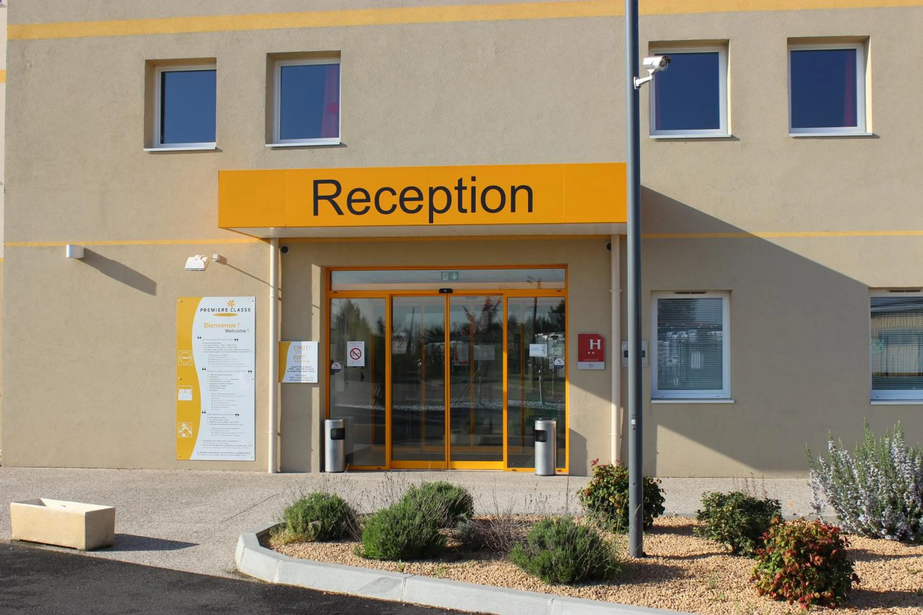 Facade/entrance in The Originals Access,Tendance Hôtel, Saint-Etienne