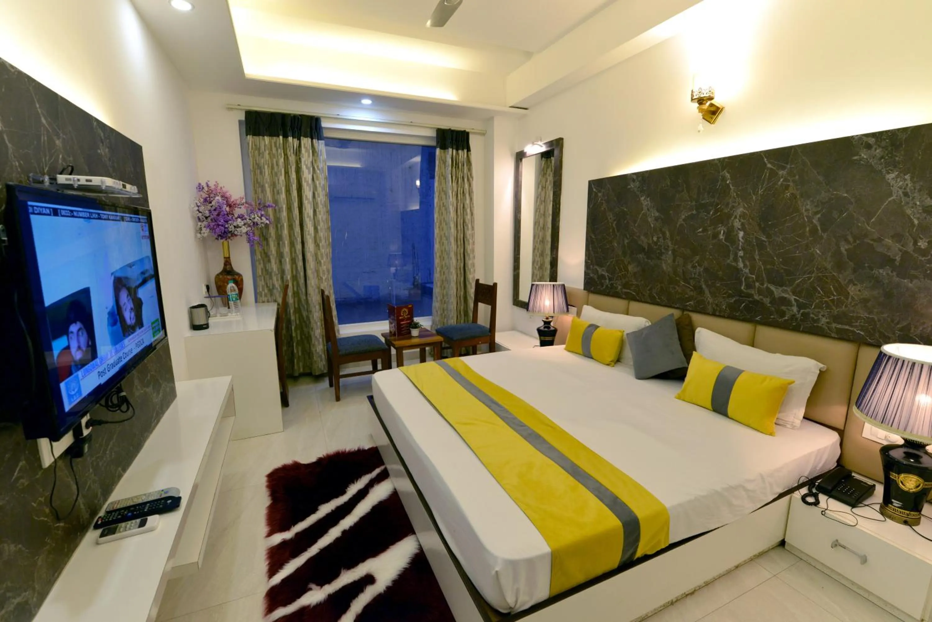 Photo of the whole room, Bed in Hotel The Yellow