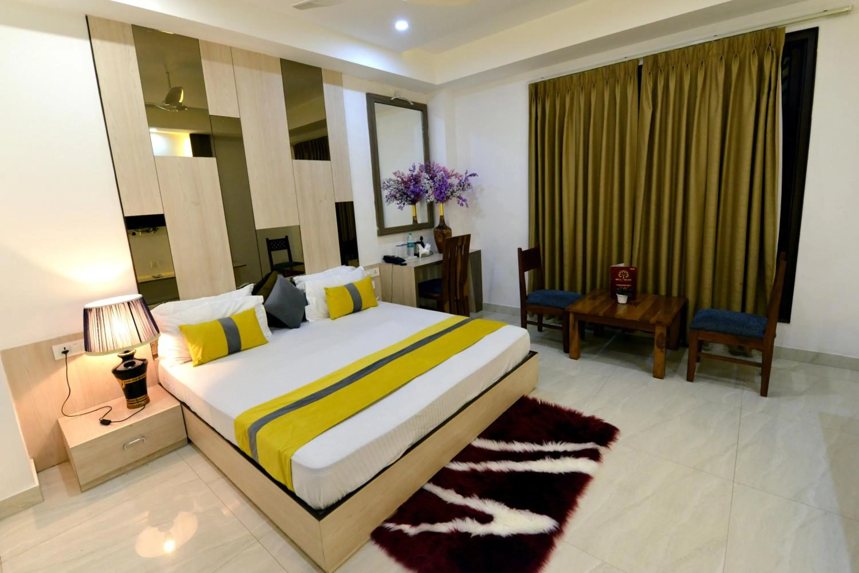 Photo of the whole room, Bed in Hotel The Yellow