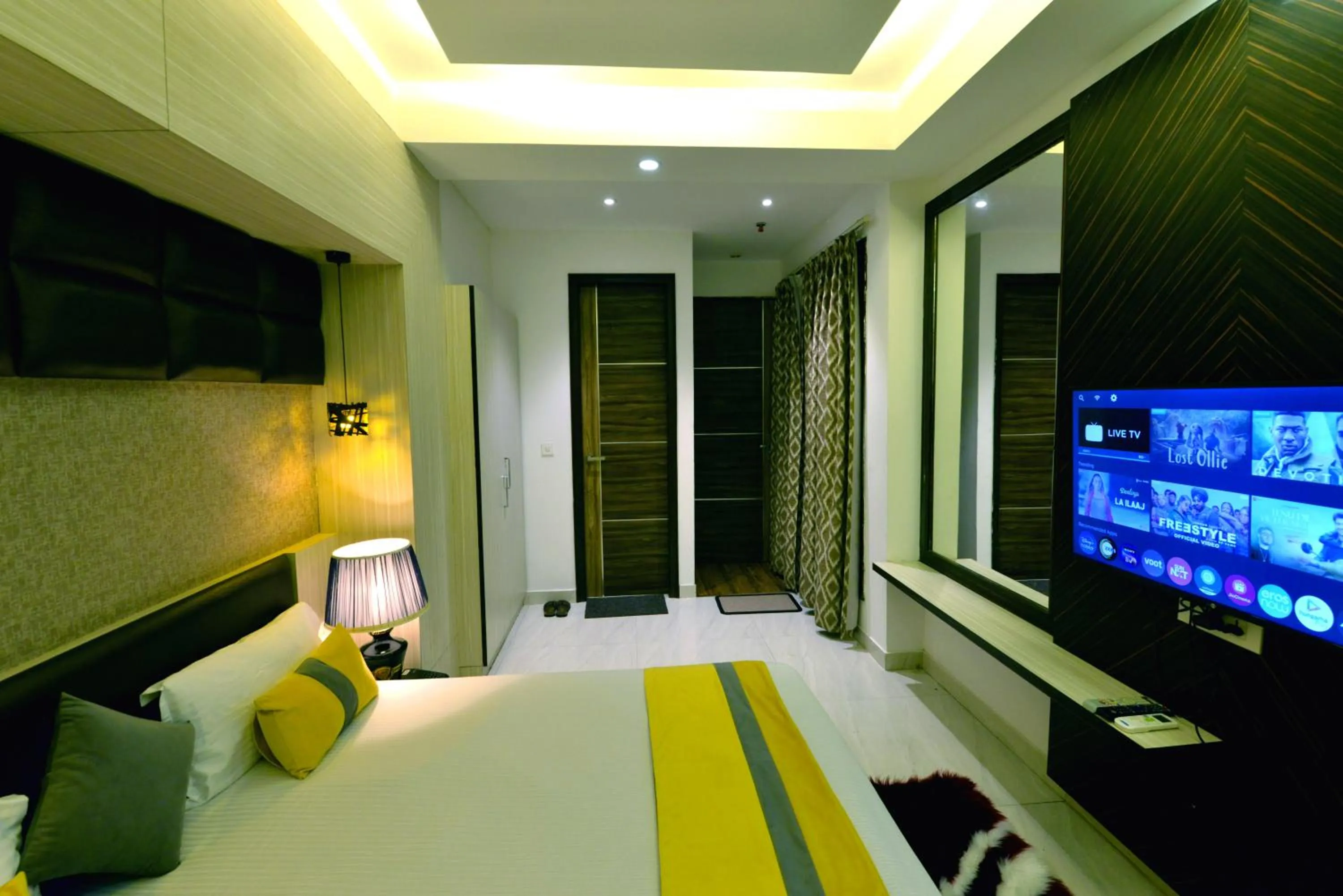 TV and multimedia, Bed in Hotel The Yellow