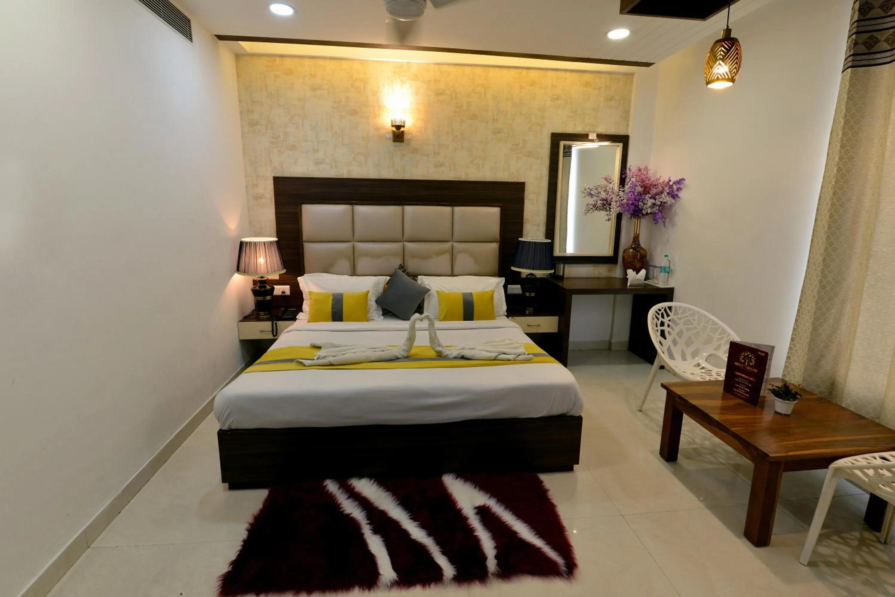 Photo of the whole room, Bed in Hotel The Yellow