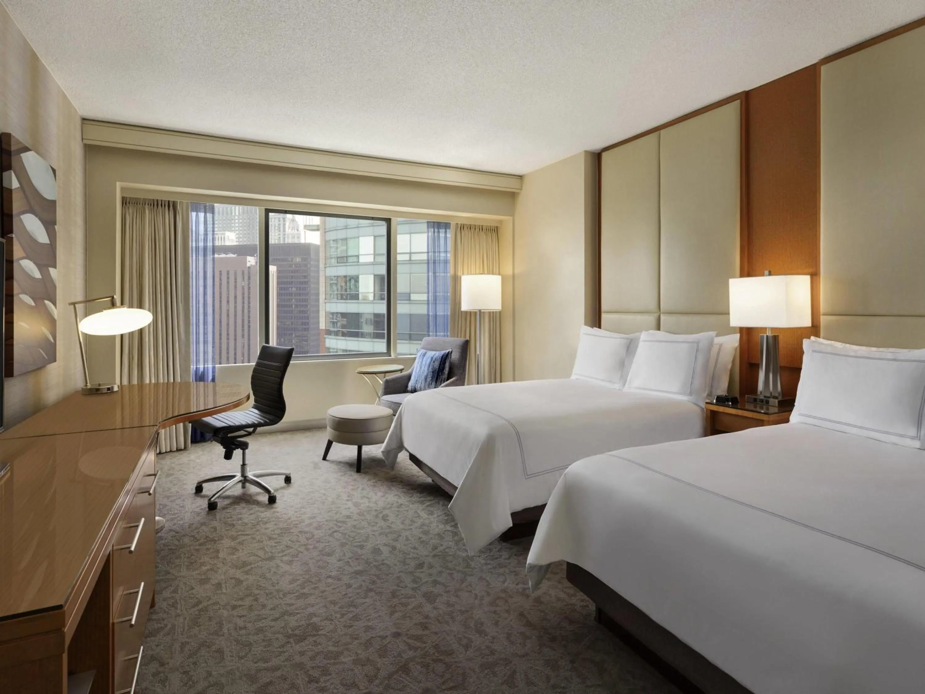 Bedroom, Bed in Swissotel Chicago