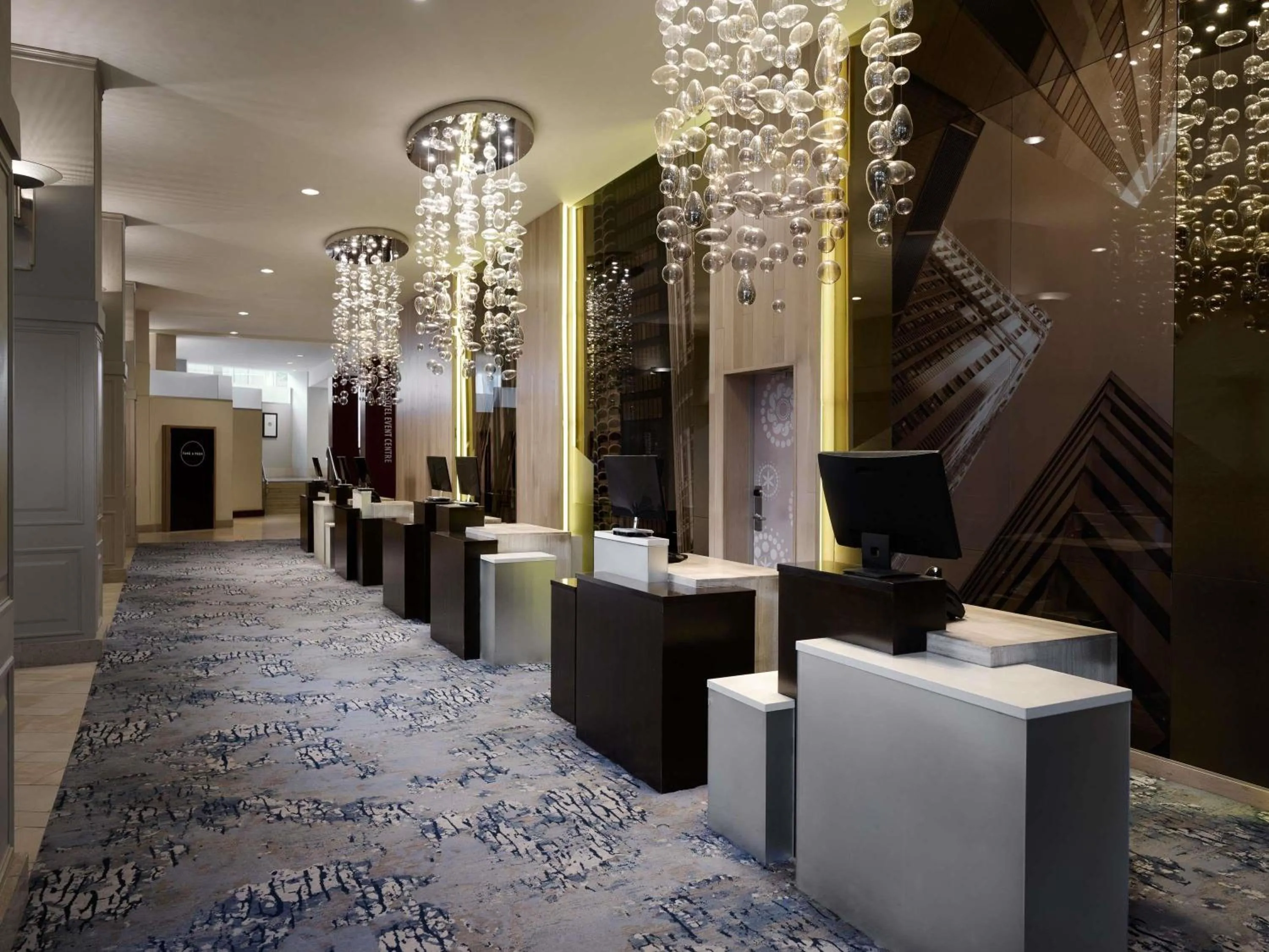 Property building in Swissotel Chicago