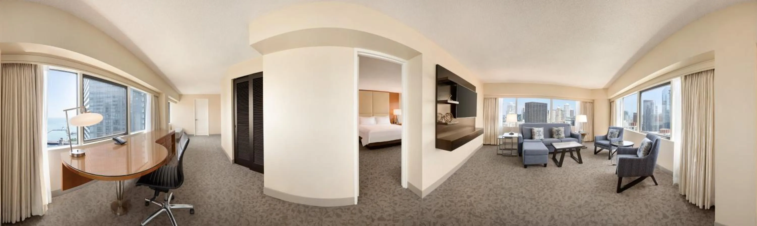 Photo of the whole room in Swissotel Chicago