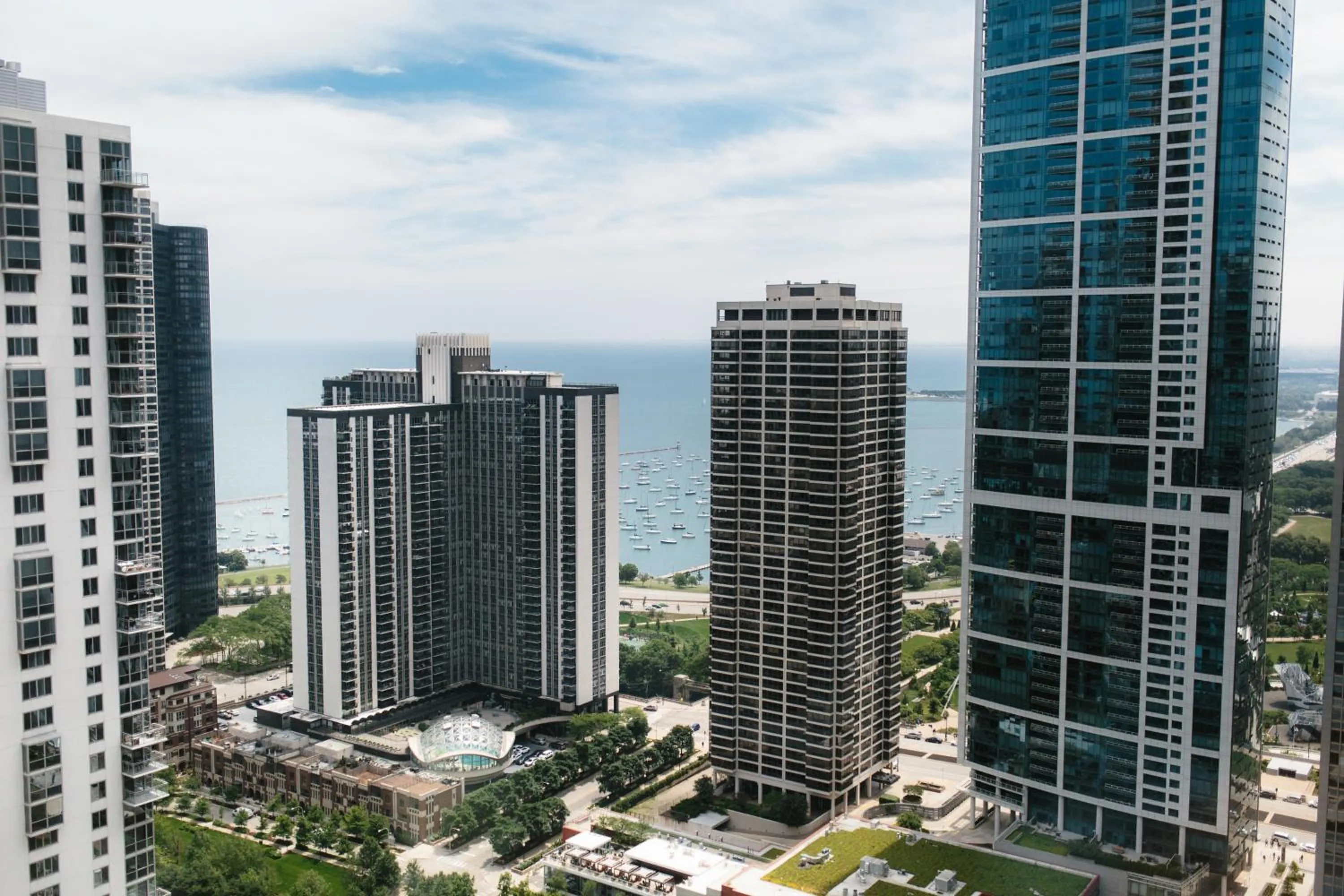 City view in Swissotel Chicago
