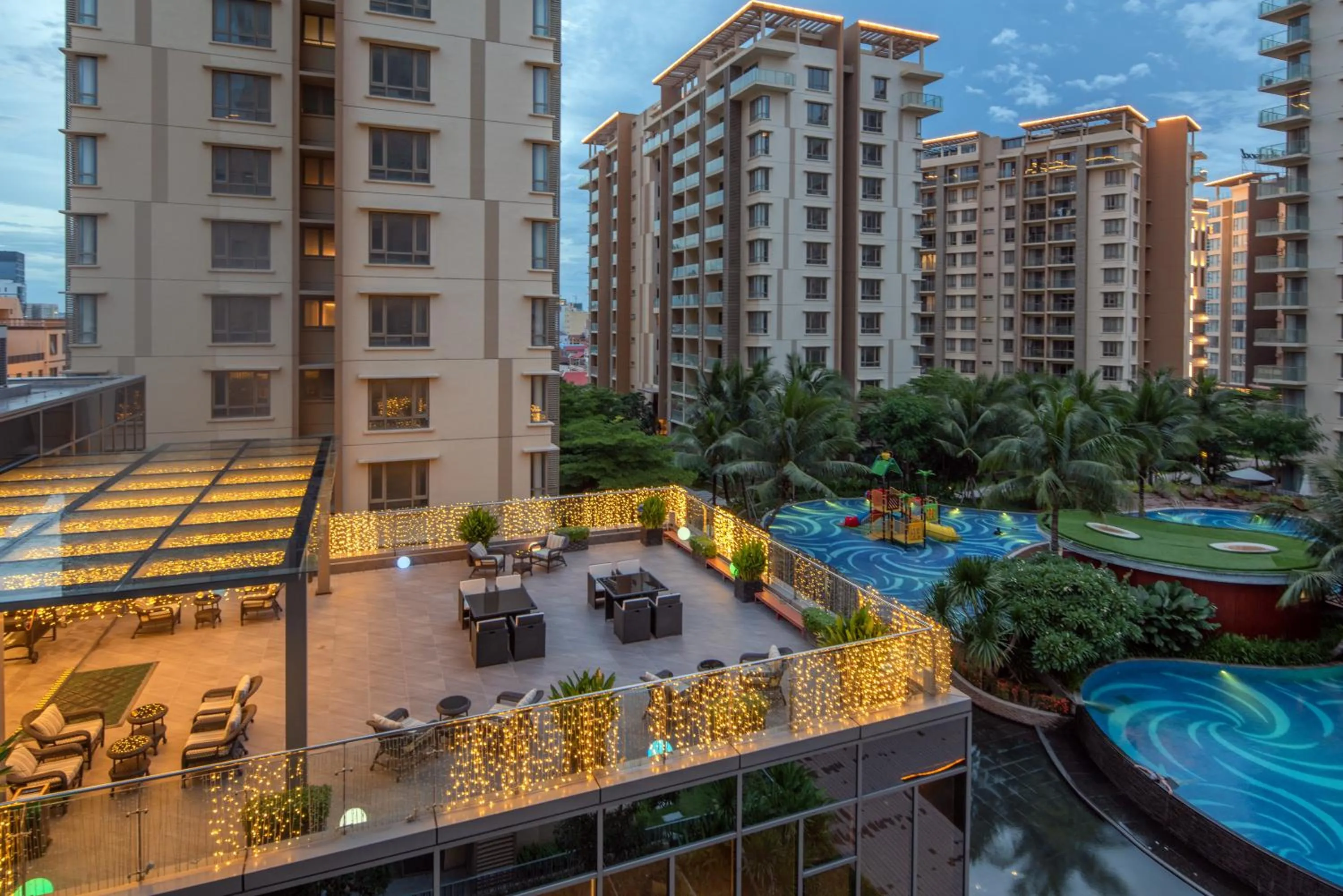 Restaurant/places to eat in One Park Hotel & Residence