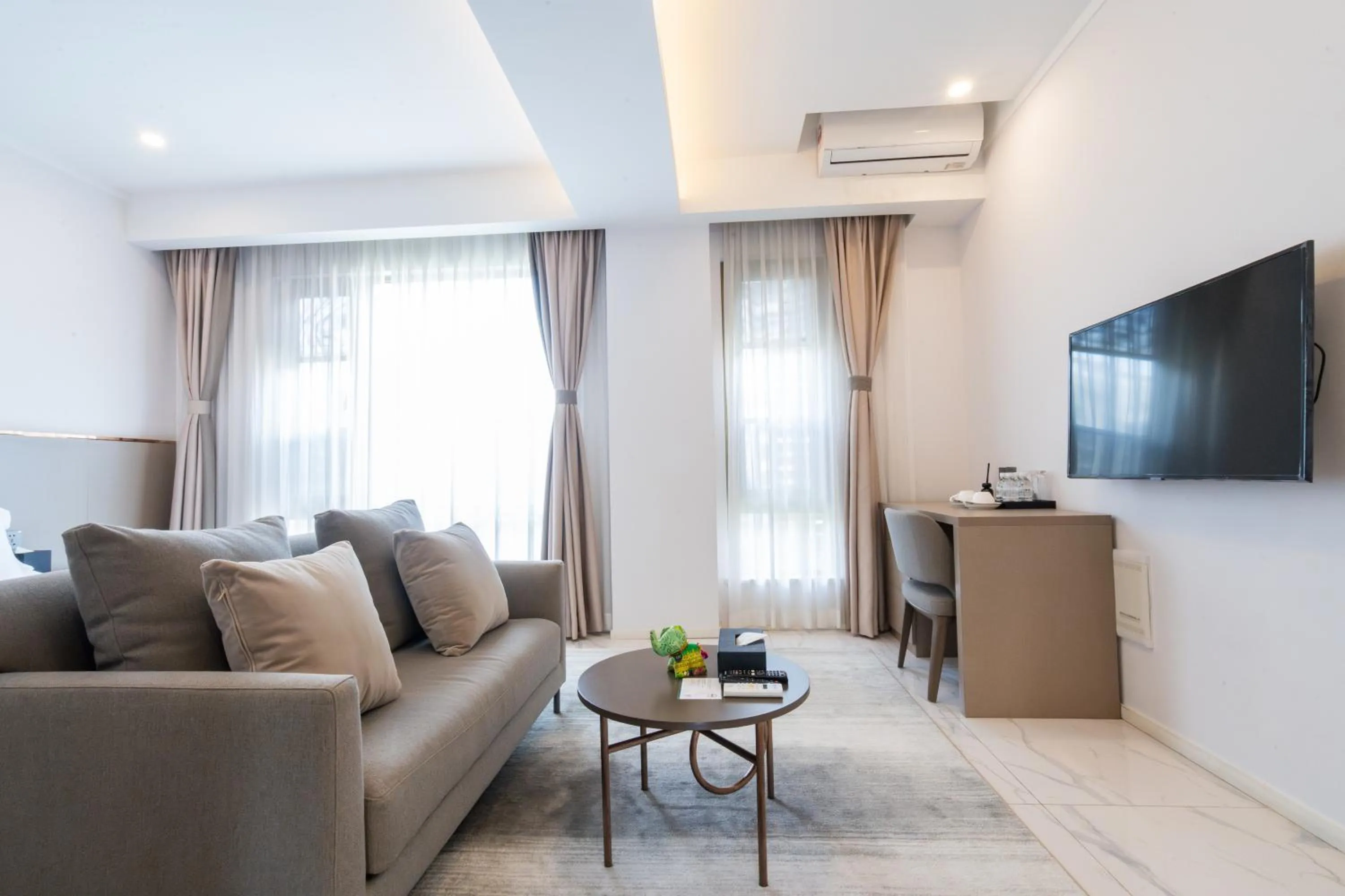 TV and multimedia in One Park Hotel & Residence