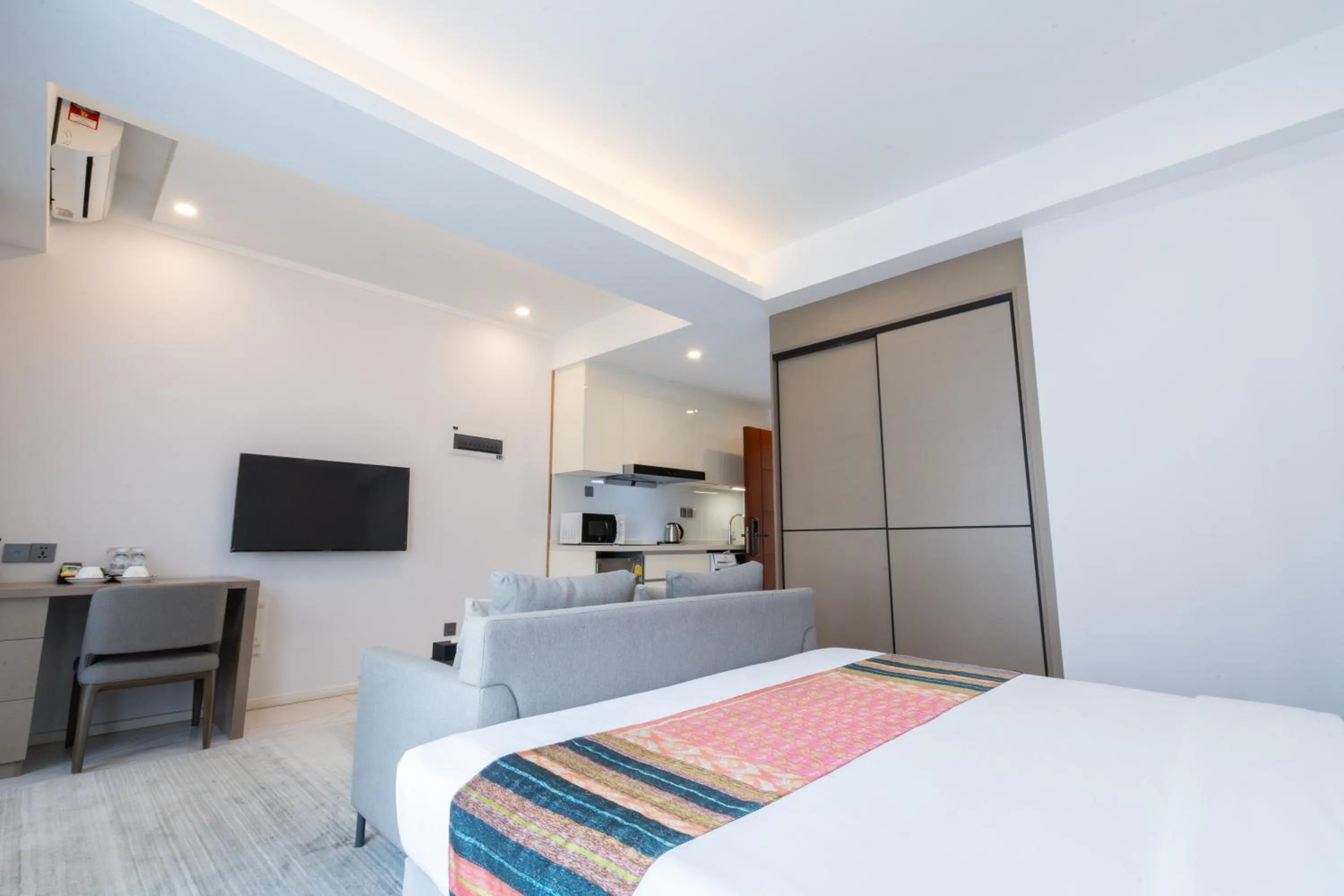 TV and multimedia, Bed in One Park Hotel & Residence