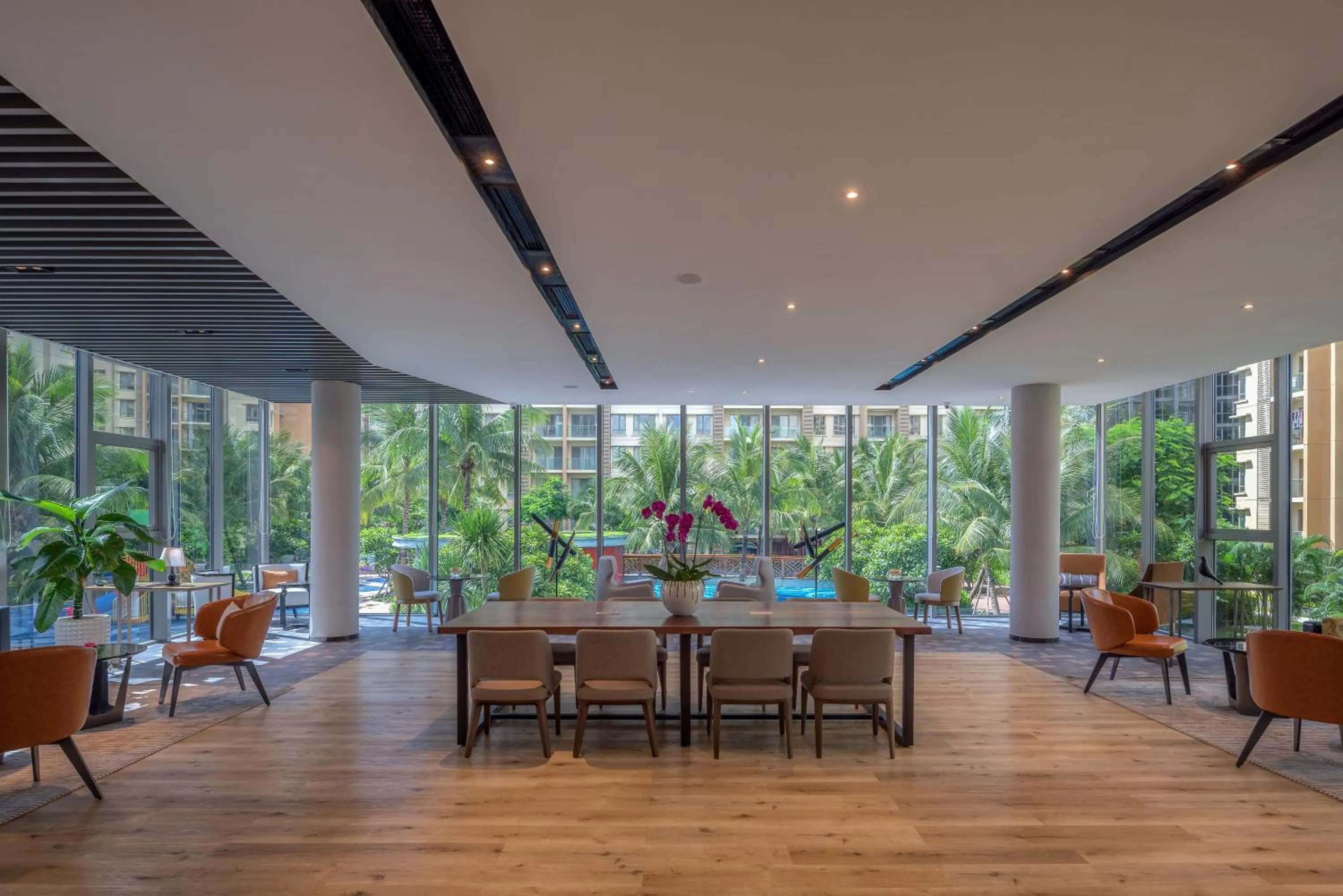 Restaurant/places to eat in One Park Hotel & Residence