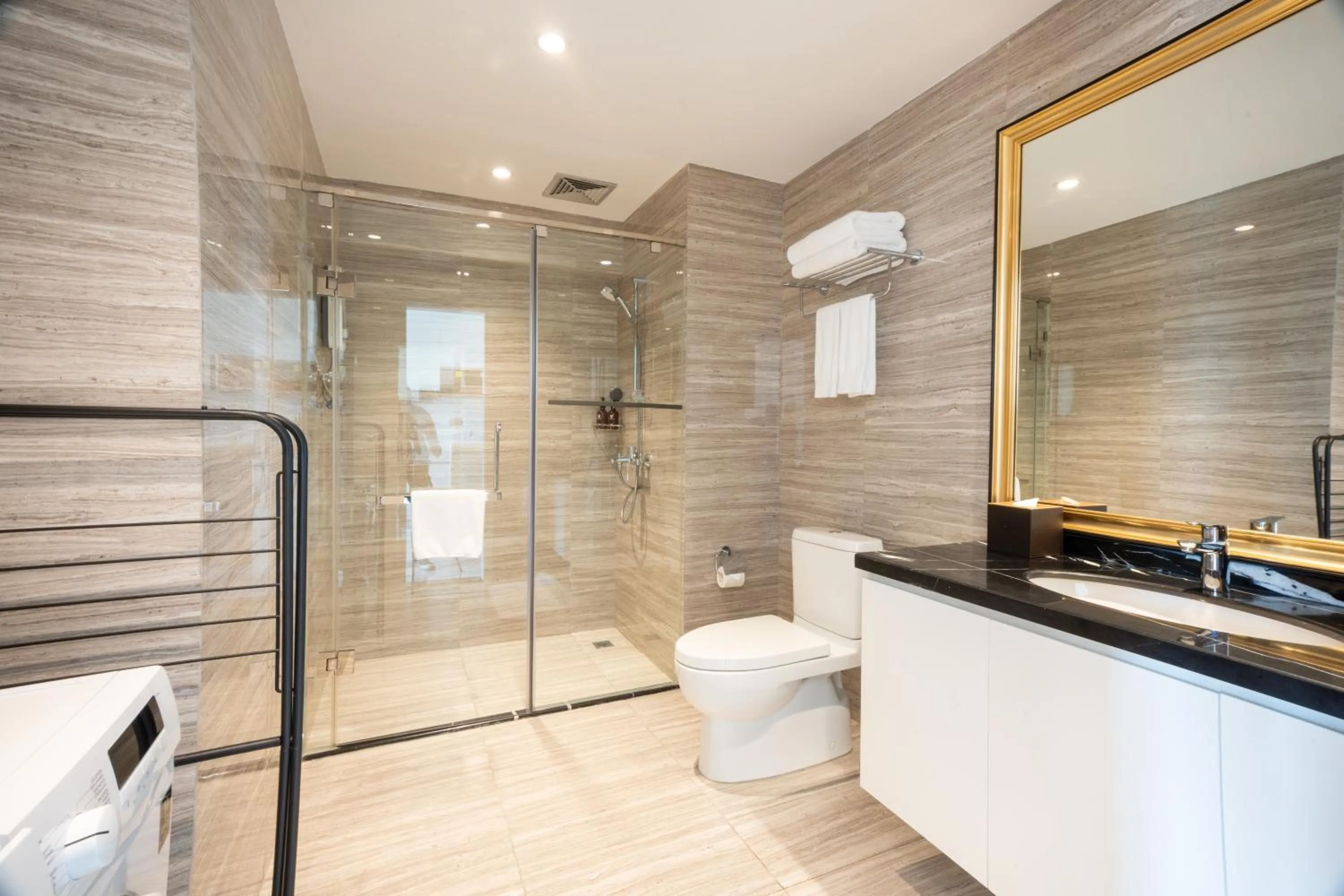 Shower in One Park Hotel & Residence