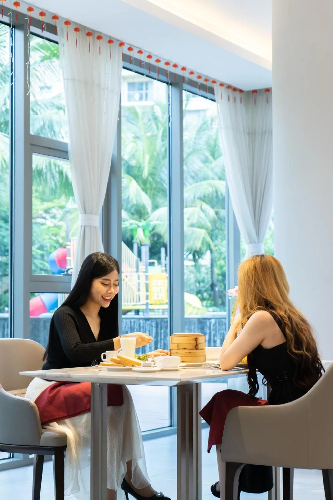 Restaurant/places to eat in One Park Hotel & Residence