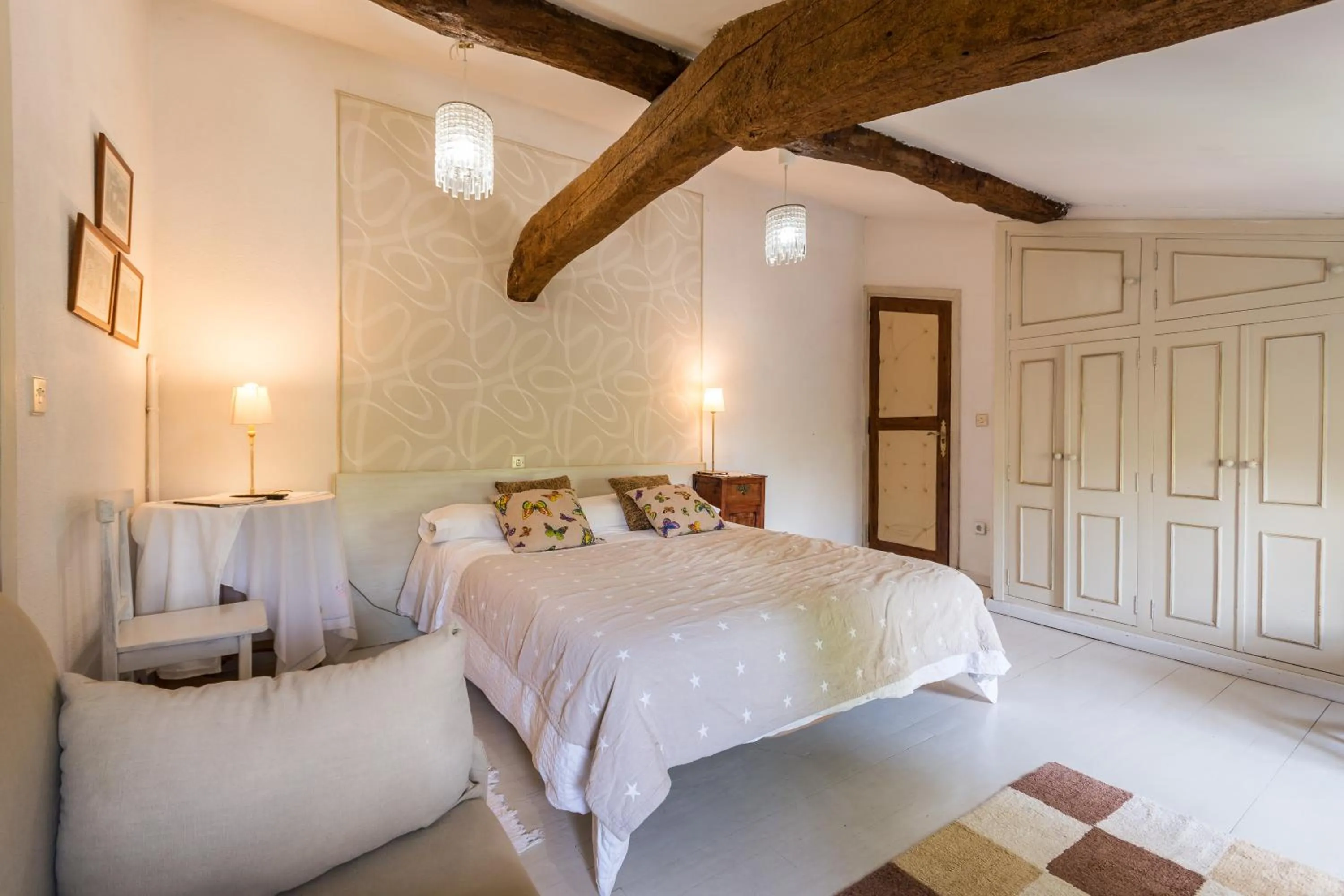 Photo of the whole room, Bed in vaquero casa rural alquiler completo
