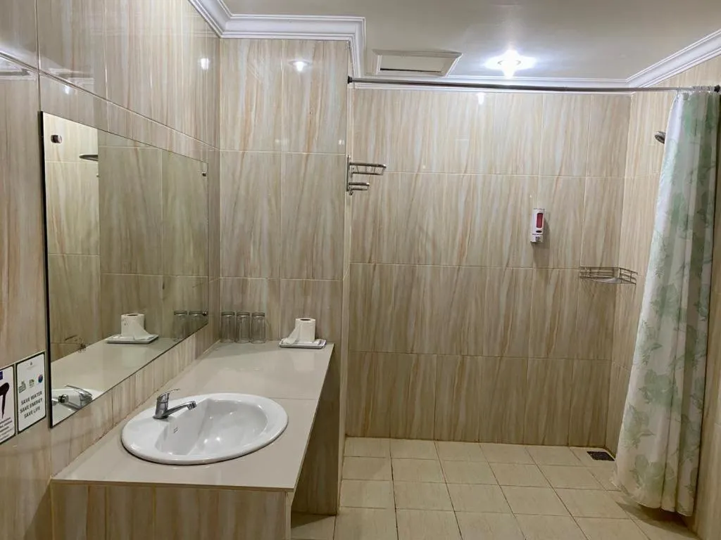 Bathroom in Albero Hotel Bogor