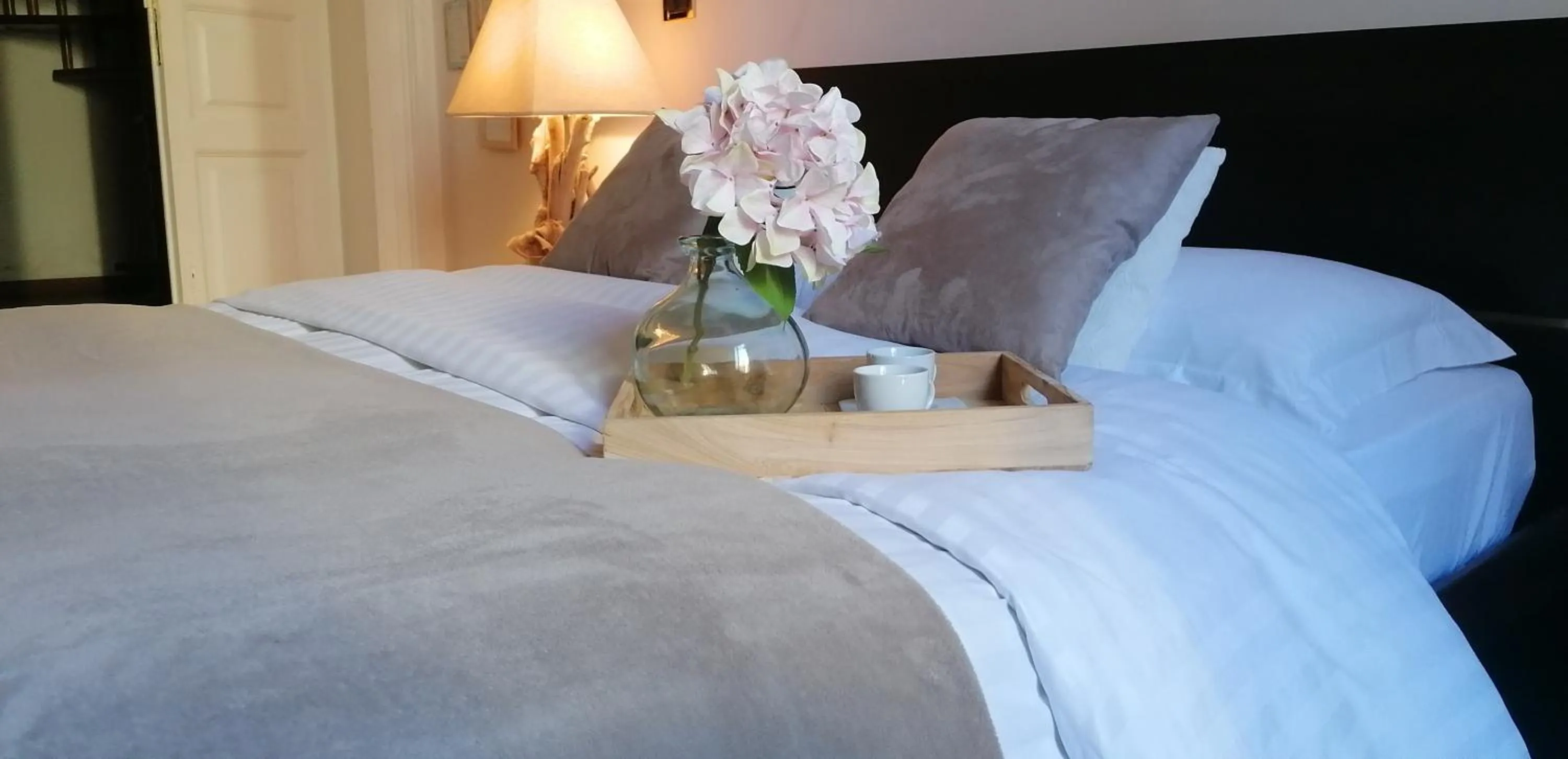 Double Room with Spa Bath in queen 24