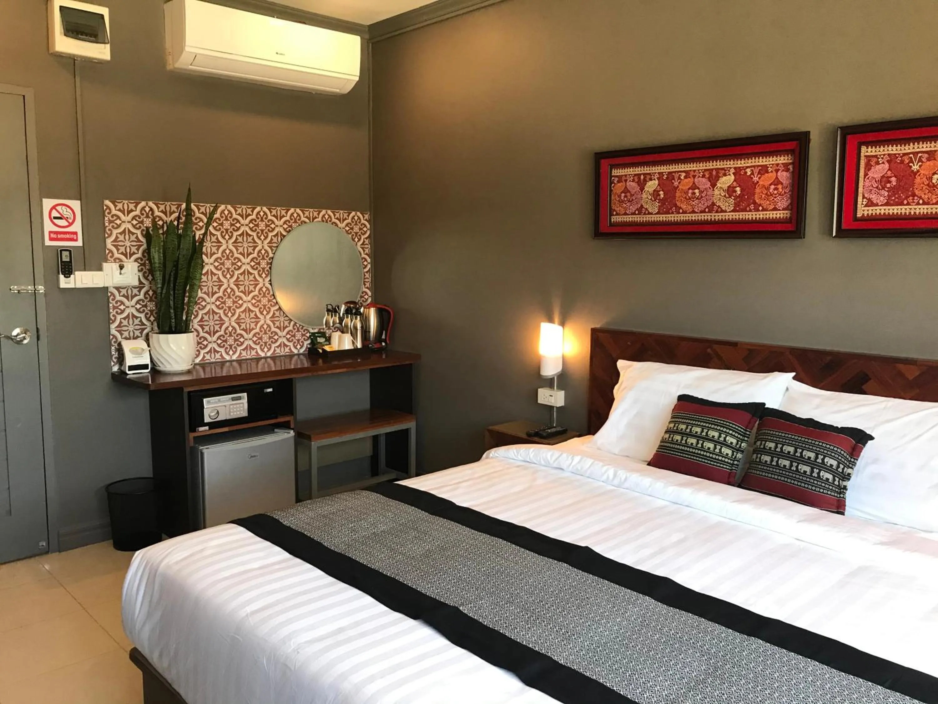 Bed in Patuxay Place