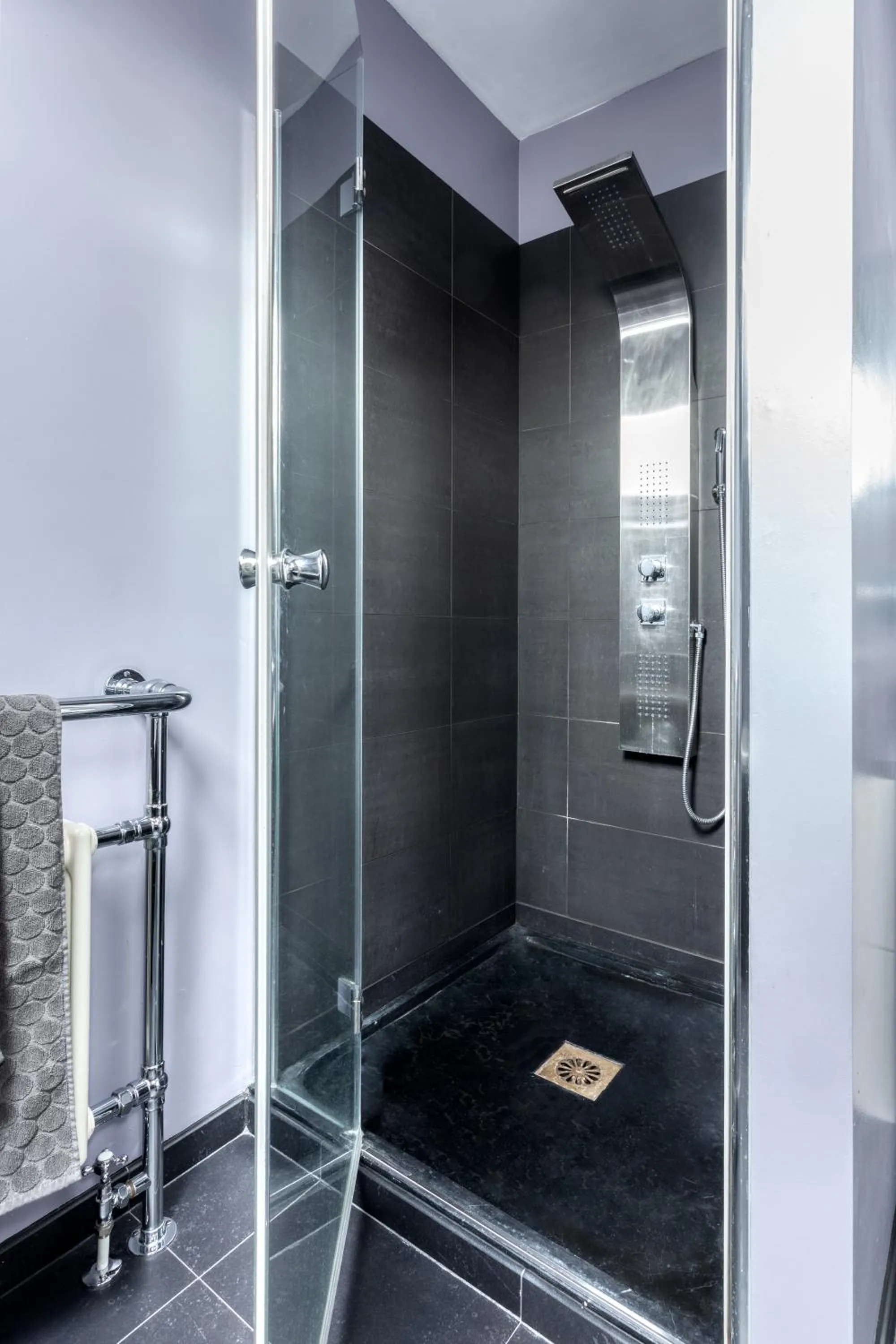 Shower in Bed and Breakfast The Rose