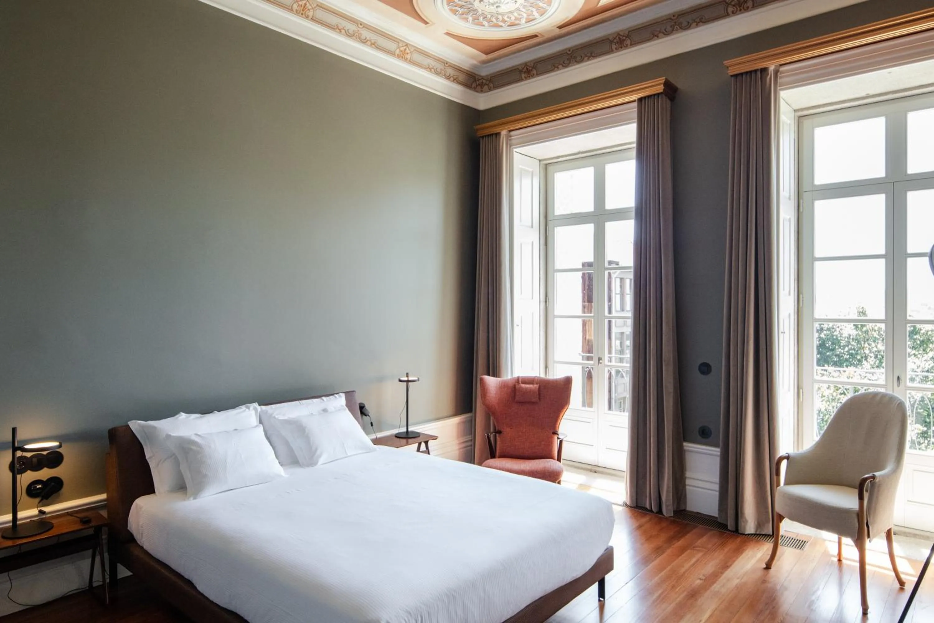 Bed in Menina Colina Guesthouse