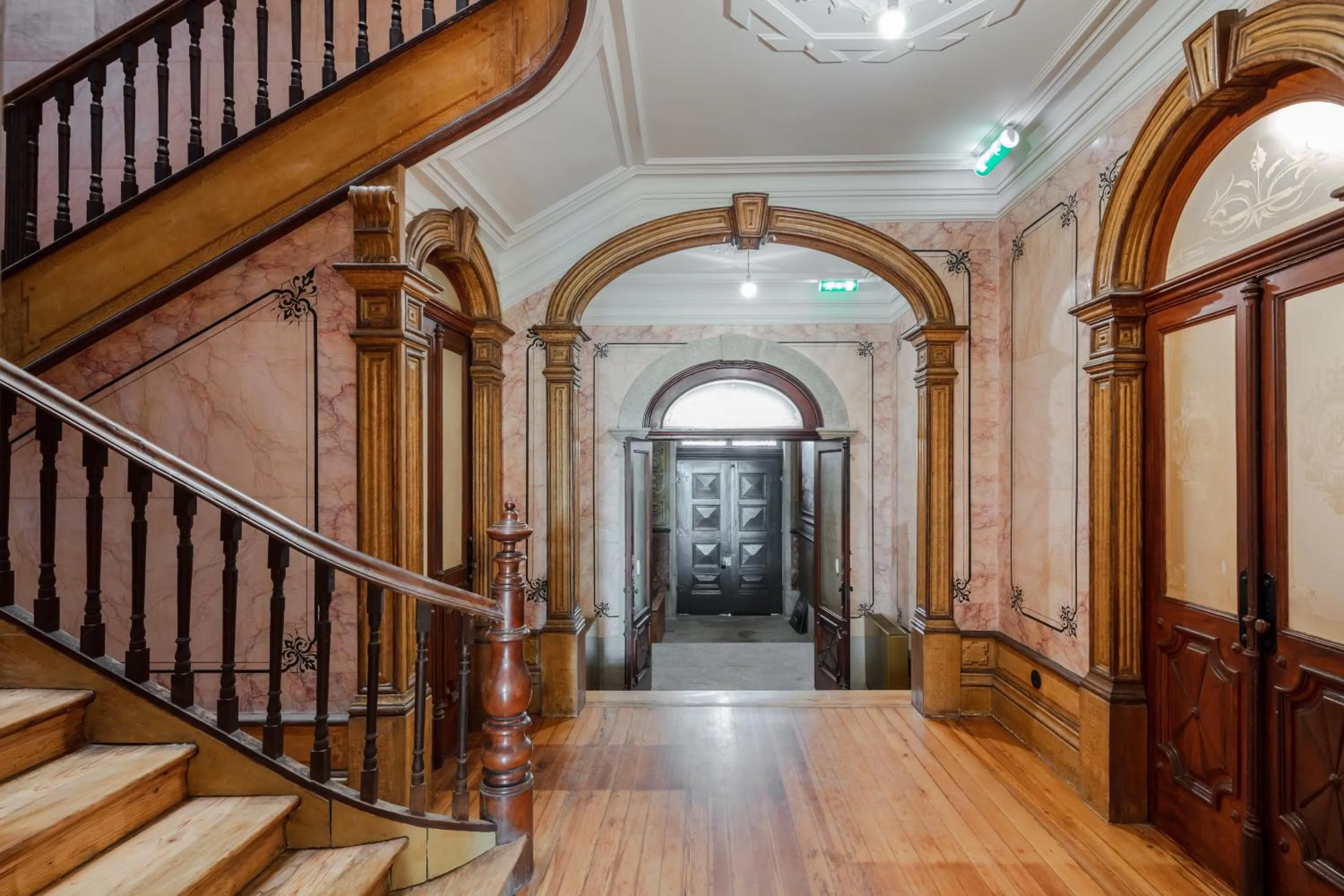 Property building in Menina Colina Guesthouse