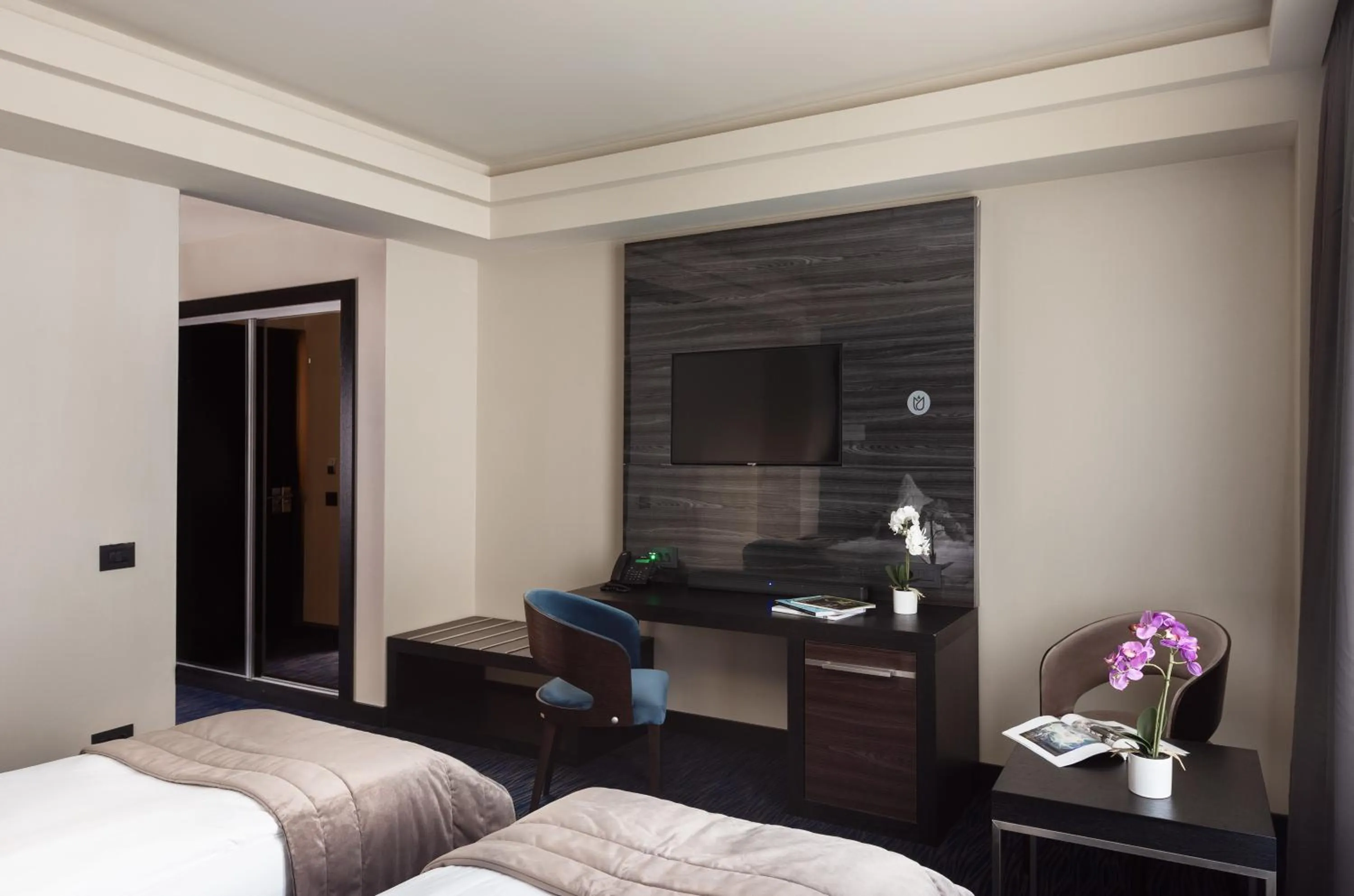 TV and multimedia, Bed in Old Town Hotel