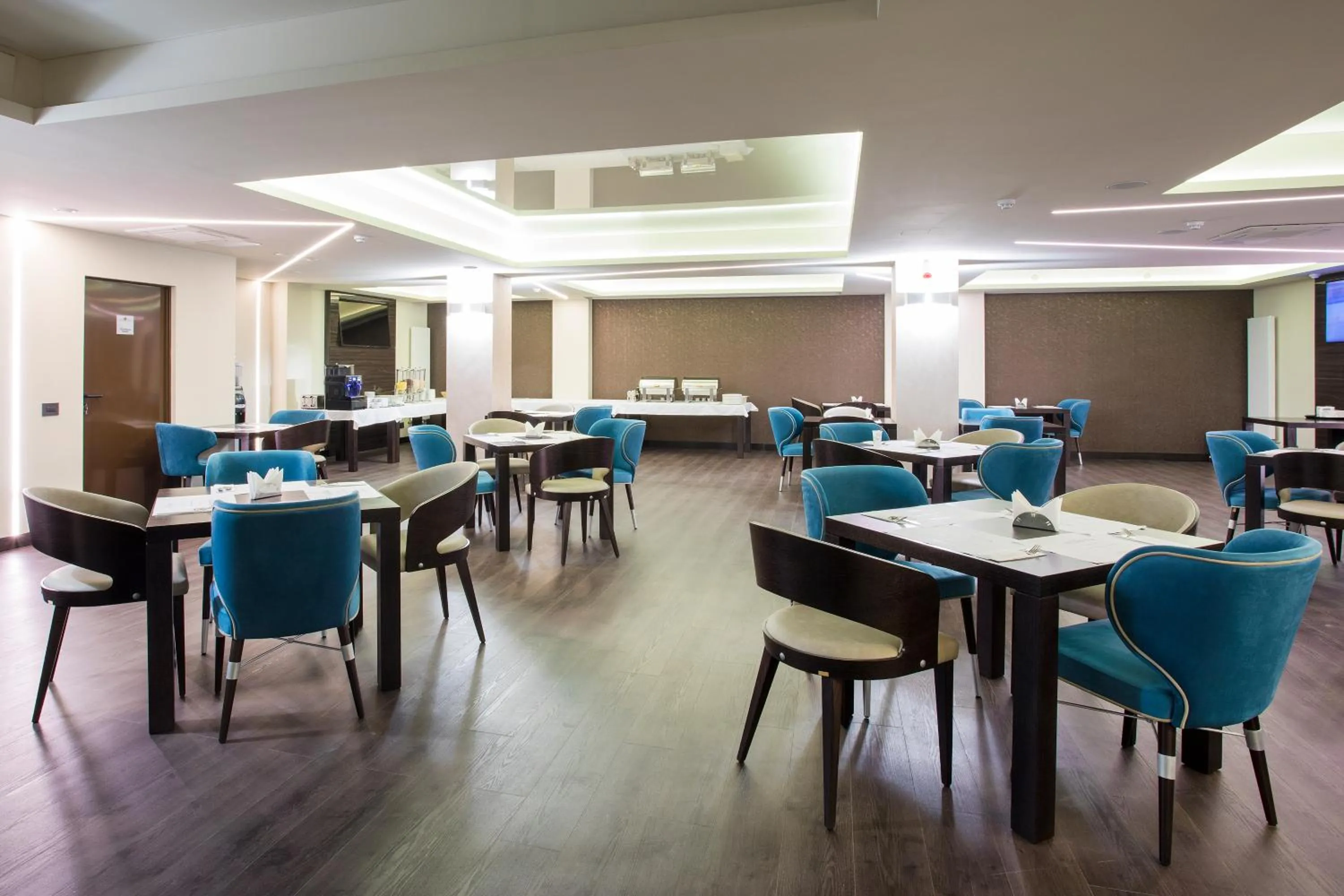 Restaurant/places to eat in Old Town Hotel