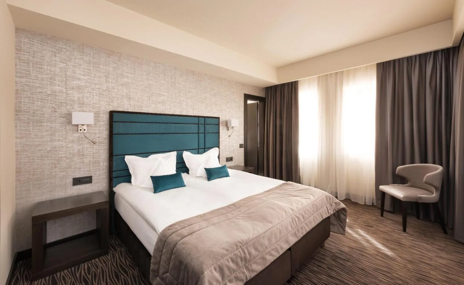 Bedroom, Bed in Old Town Hotel