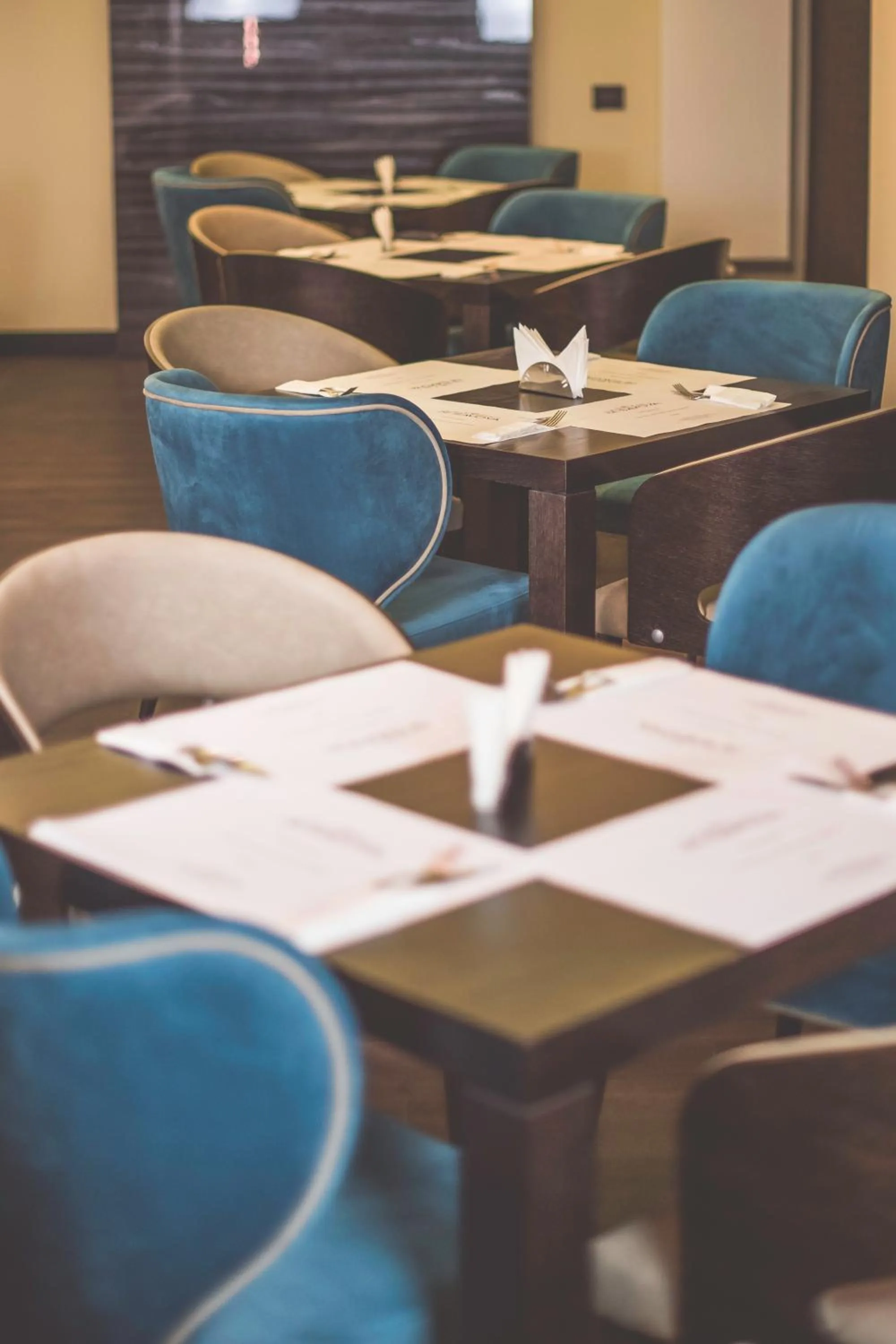 Restaurant/places to eat in Old Town Hotel