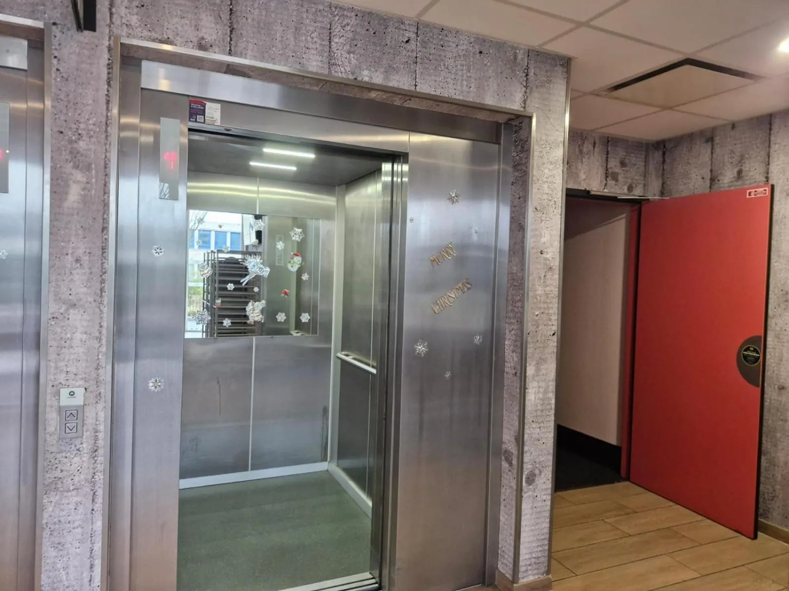 B&B HOTEL Massy Gare TGV