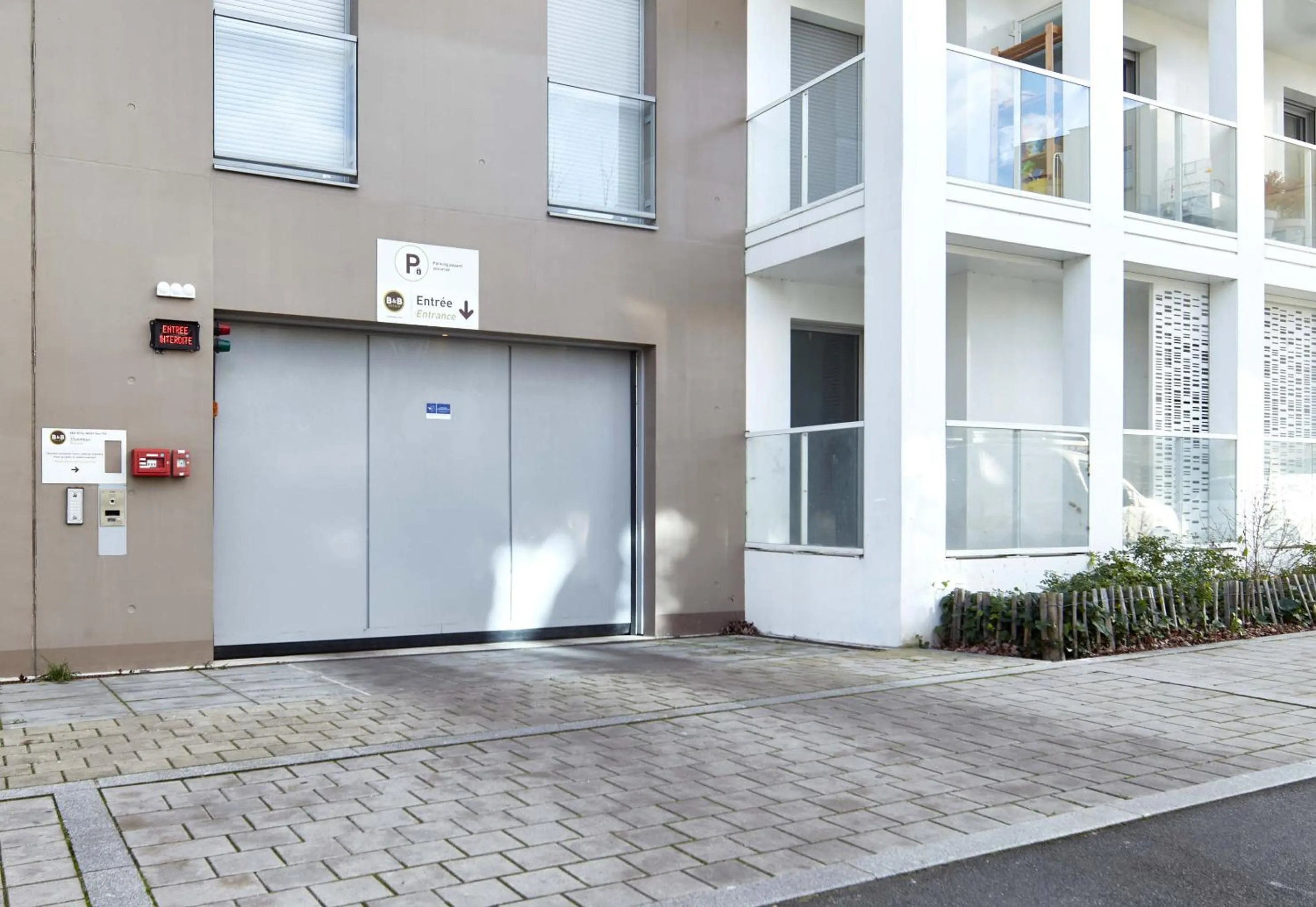 Parking in B&B HOTEL Massy Gare TGV