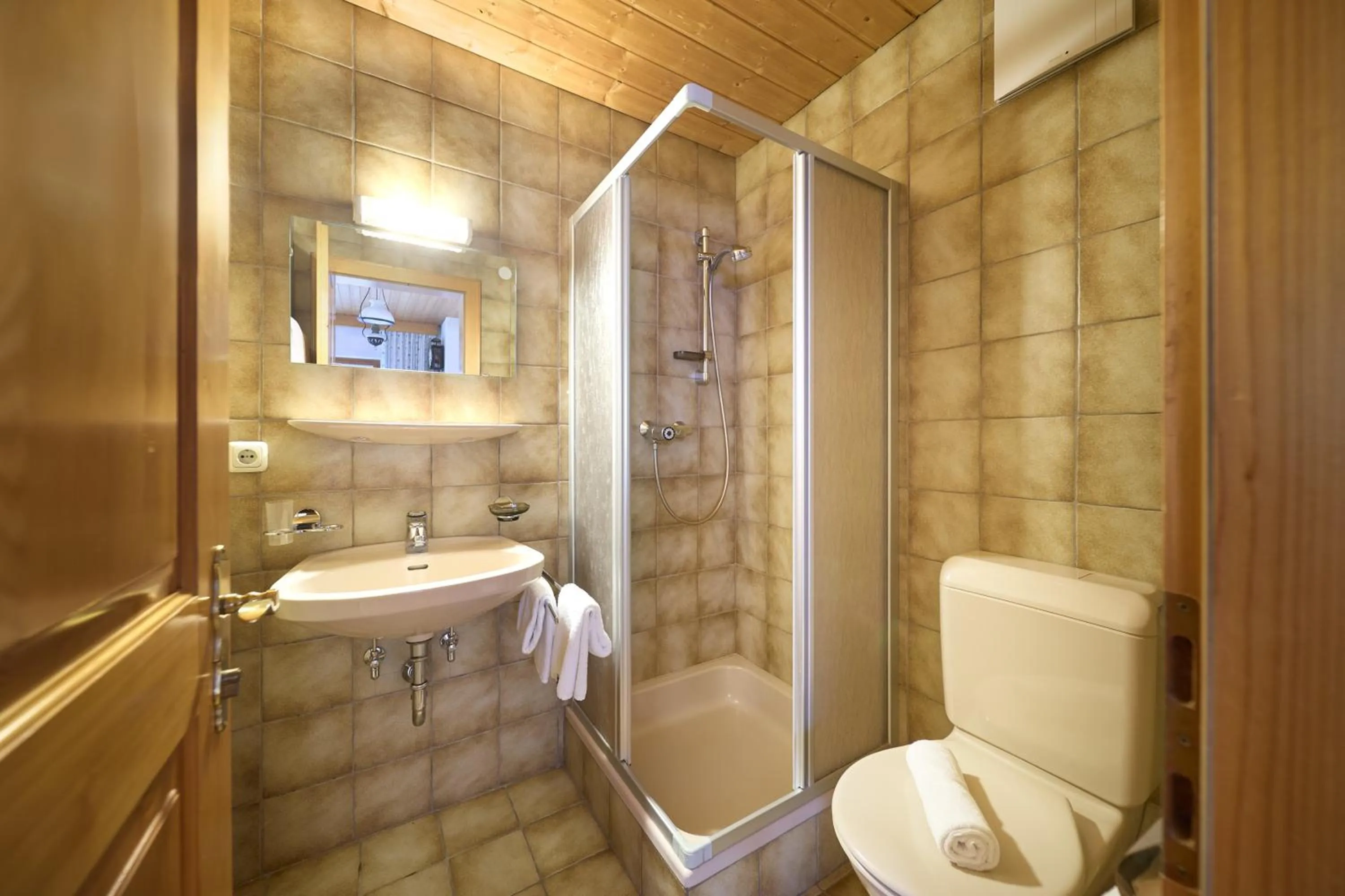 Alt Montafon Hotel Appartements by Pferd auf Wolke