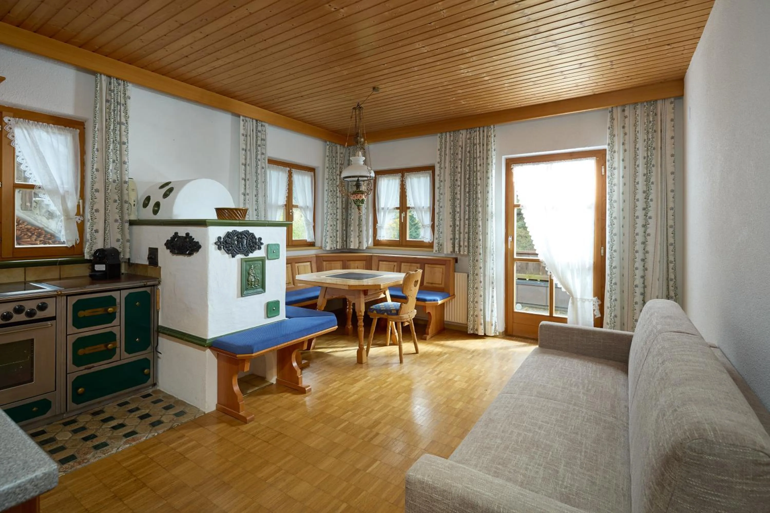 Alt Montafon Hotel Appartements by Pferd auf Wolke