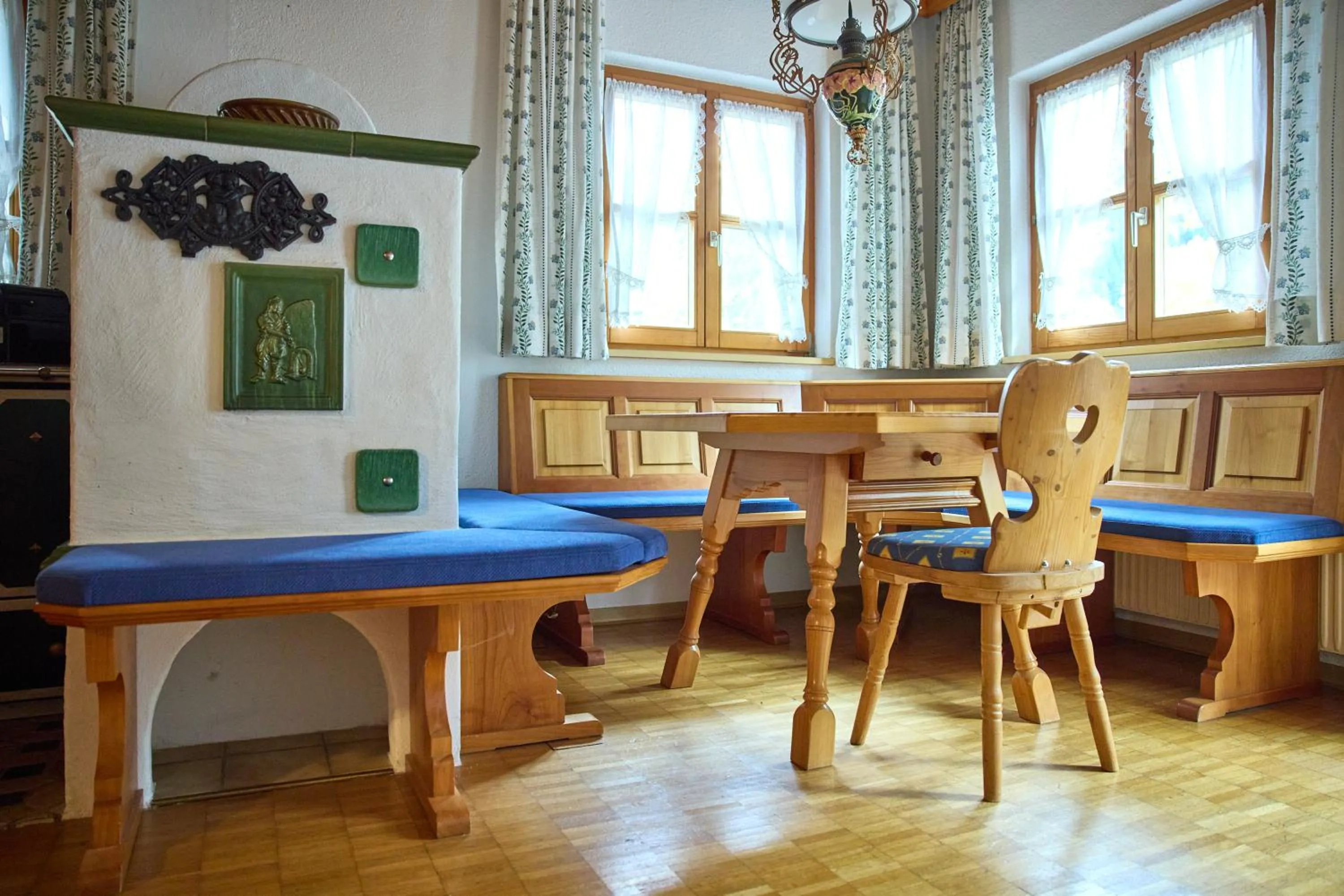 Alt Montafon Hotel Appartements by Pferd auf Wolke