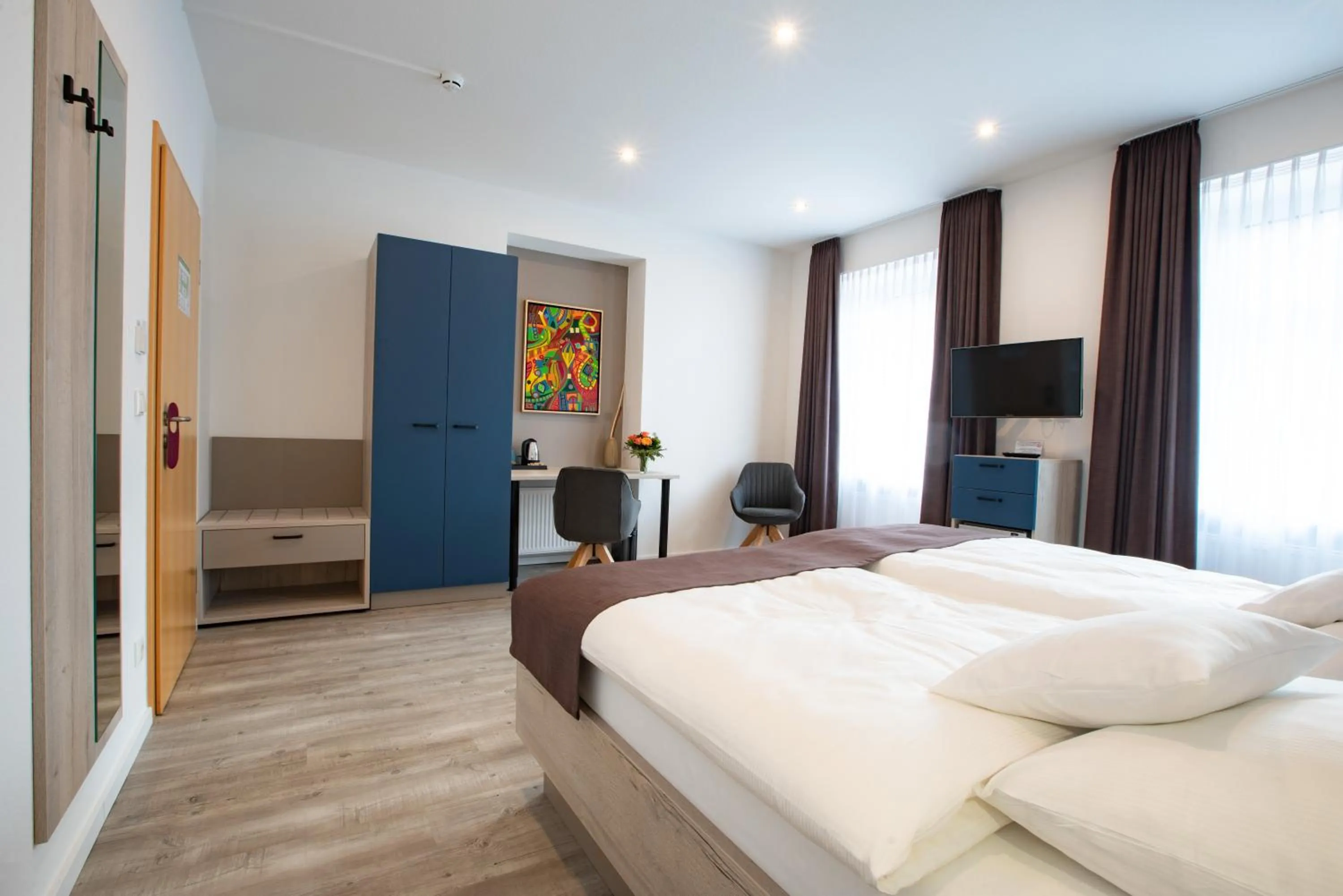 Photo of the whole room, Bed in CAESARO Hotel & Pizzeria - 20 Jahre Familienunternehmen