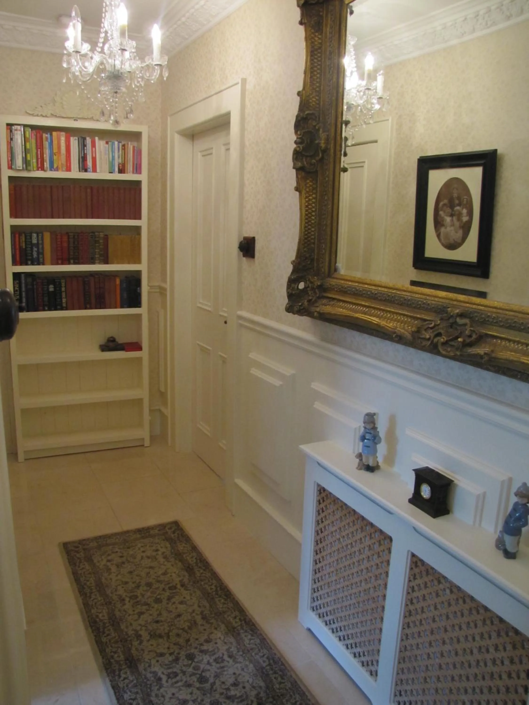 Decorative detail in Riverside Lodge